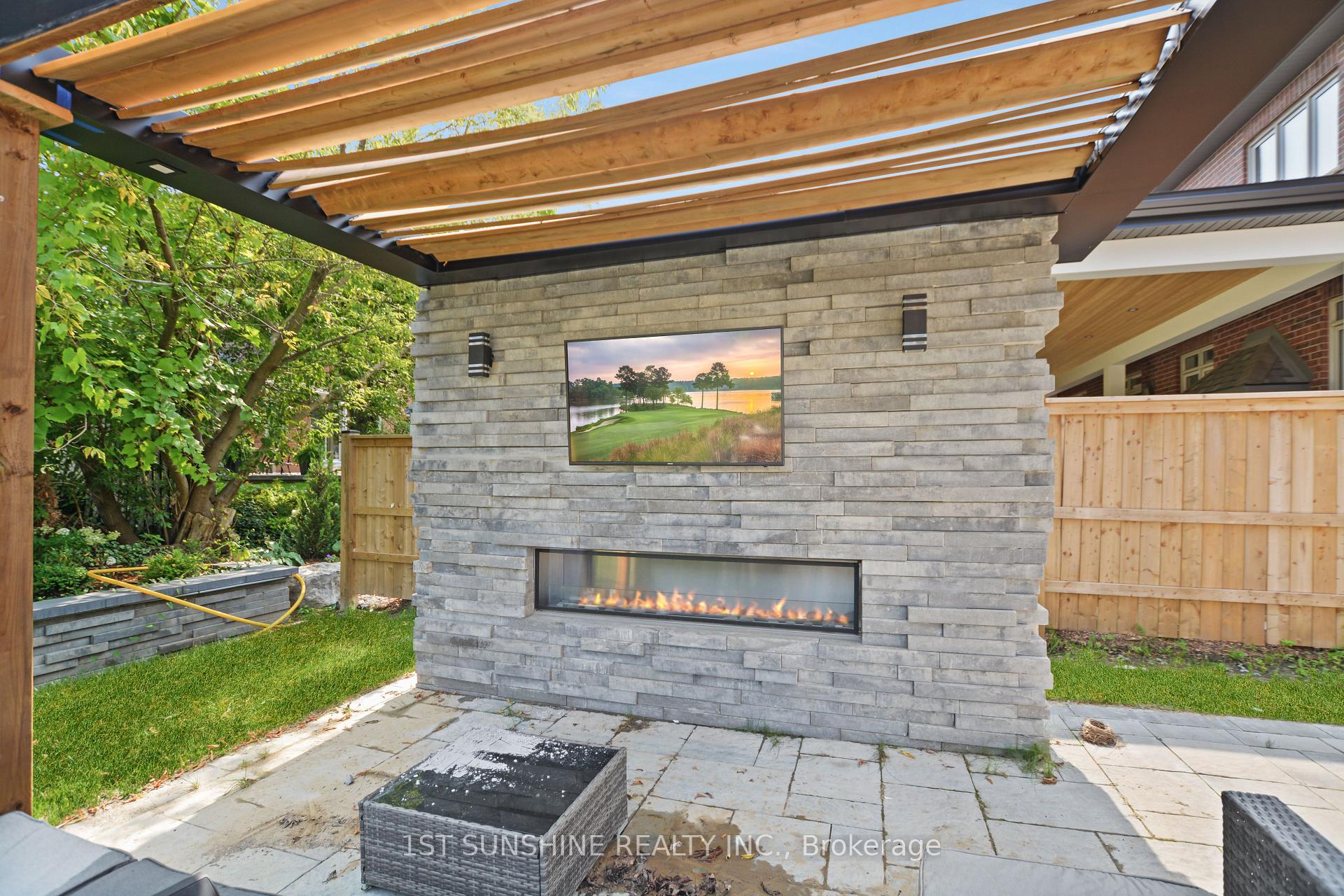 Photo 38 of 18 Legacy Lane, Hamilton, Ancaster — HOMEH