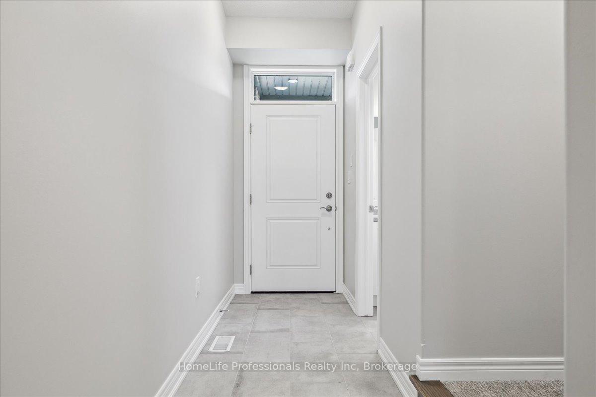 Photo 3 of 81 Elvira Way, Thorold, Rolling Meadows — HOMEH
