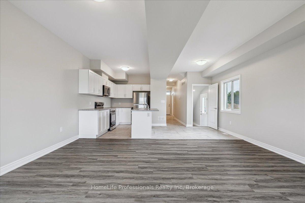 Photo 8 of 81 Elvira Way, Thorold, Rolling Meadows — HOMEH