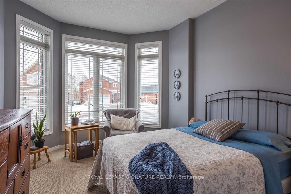 Photo 5 of 968 Avery Avenue, Peterborough, Monaghan Ward 2 — HOMEH