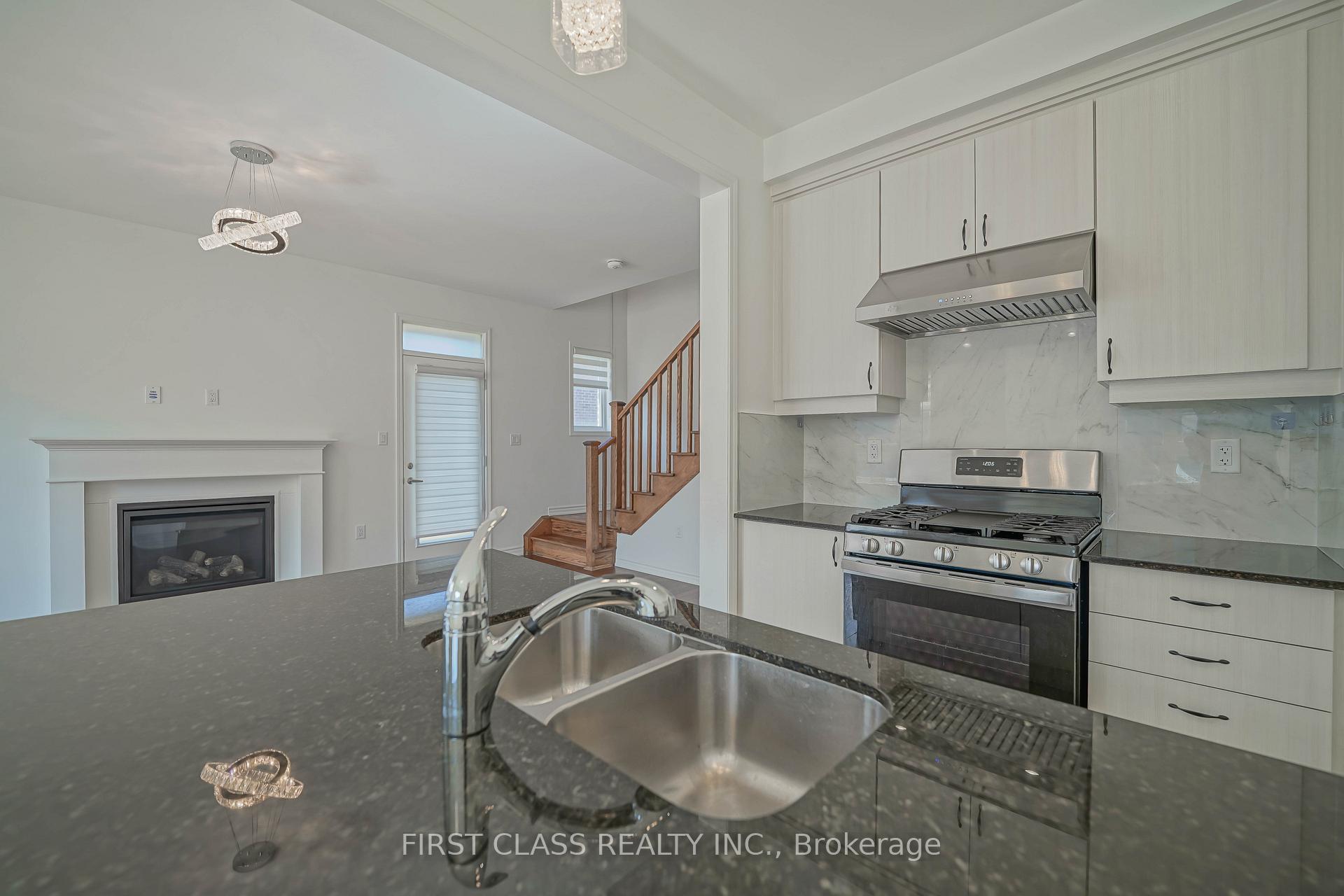 Photo 12 of 1475 mockingbird Square, Pickering, Rural Pickering — HOMEH