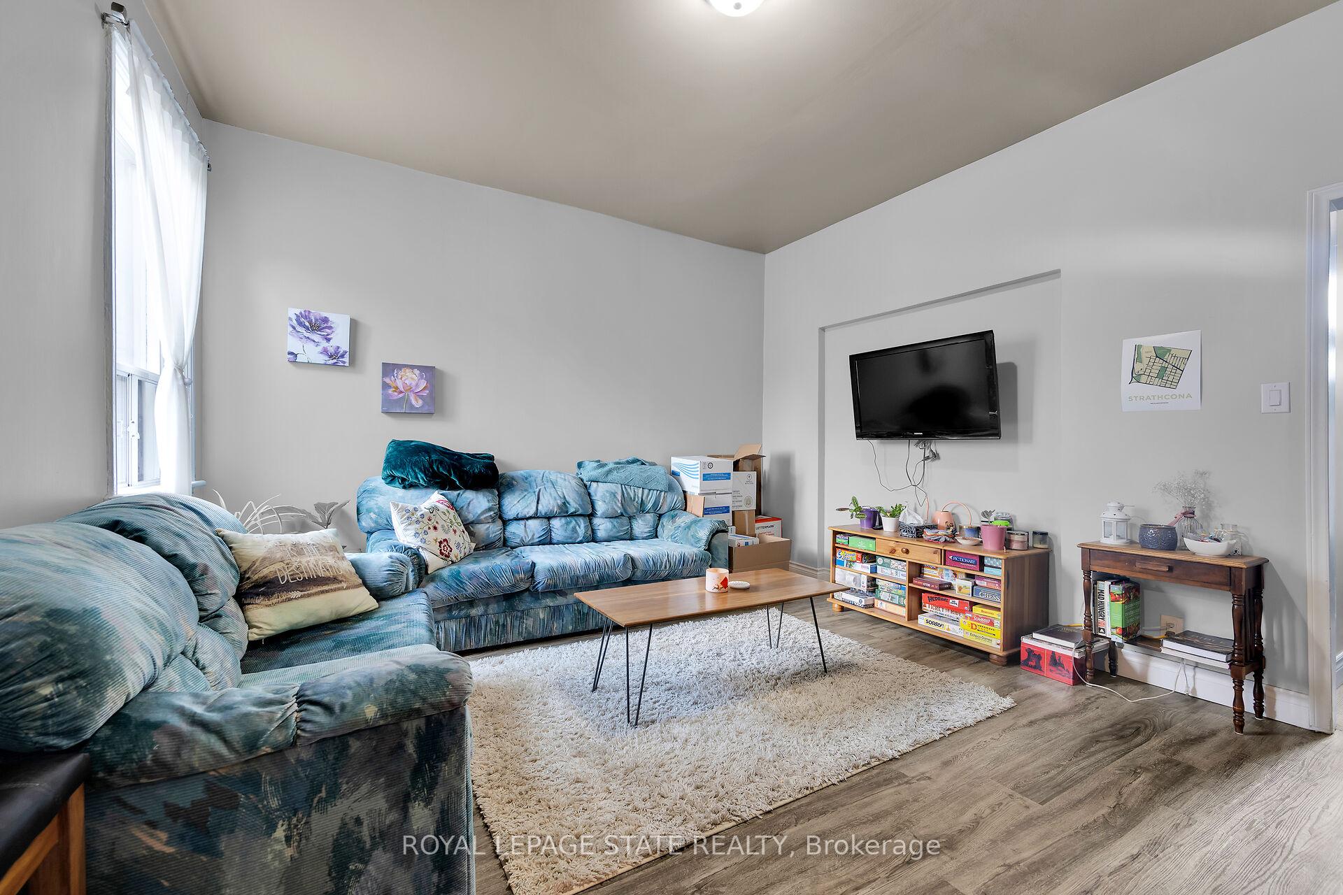 Photo 4 of 129 Dundurn Street N, Hamilton, Strathcona — HOMEH