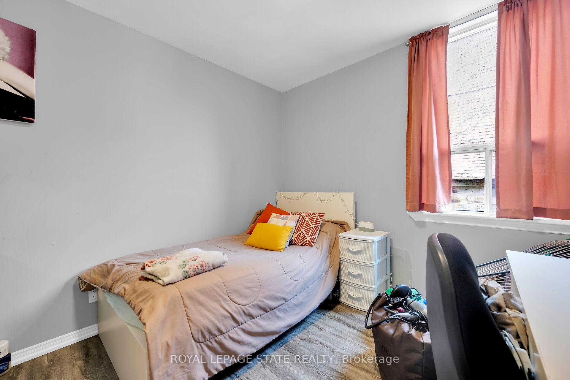 Photo 15 of 129 Dundurn Street N, Hamilton, Strathcona — HOMEH