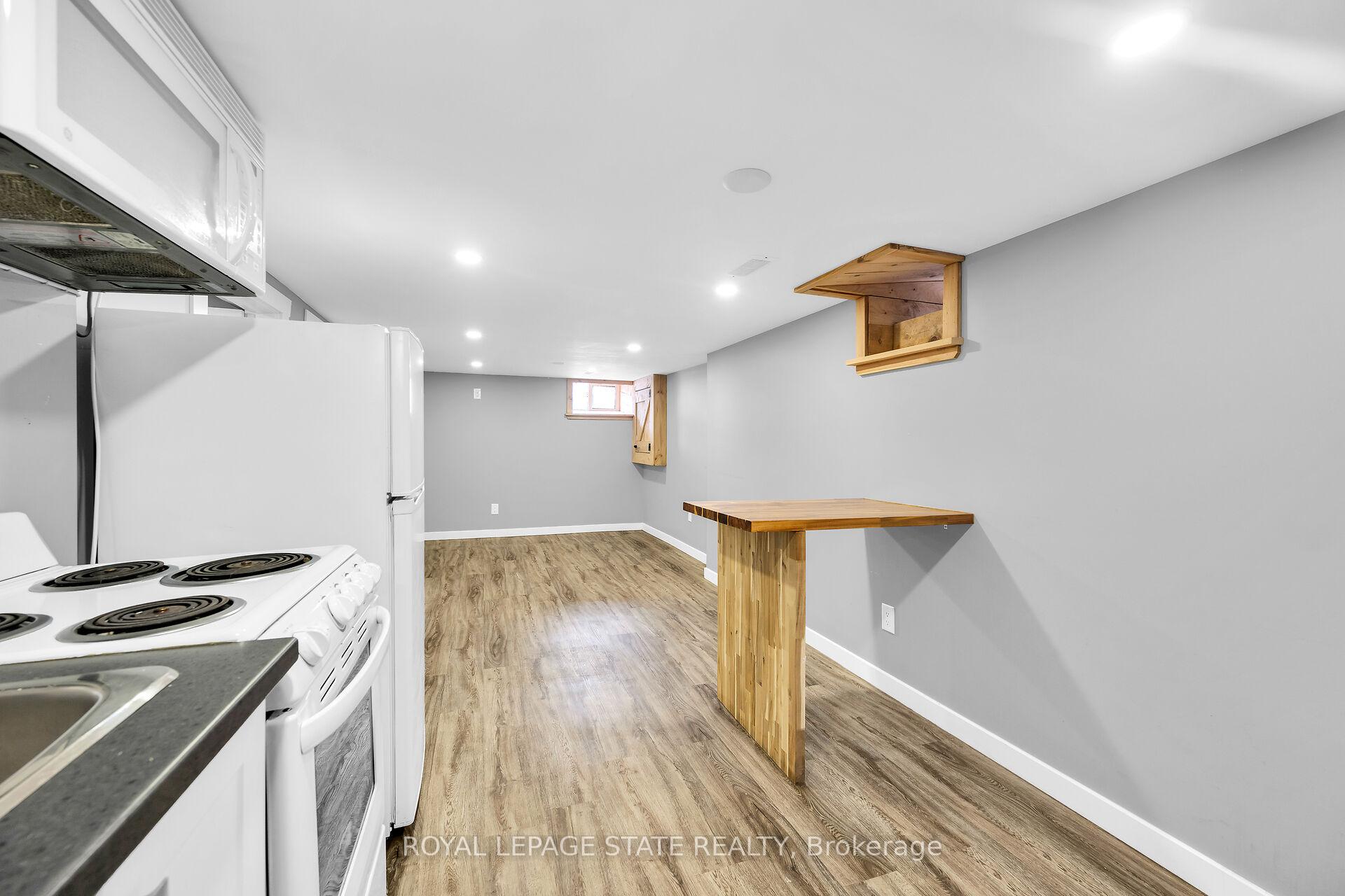 Photo 12 of 129 Dundurn Street N, Hamilton, Strathcona — HOMEH