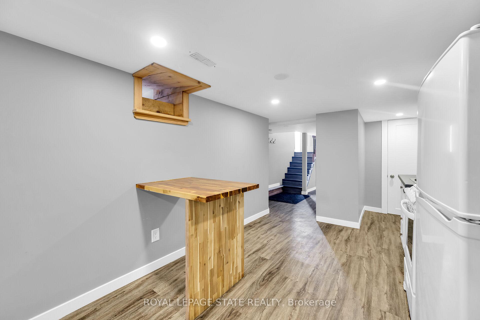Photo 14 of 129 Dundurn Street N, Hamilton, Strathcona — HOMEH
