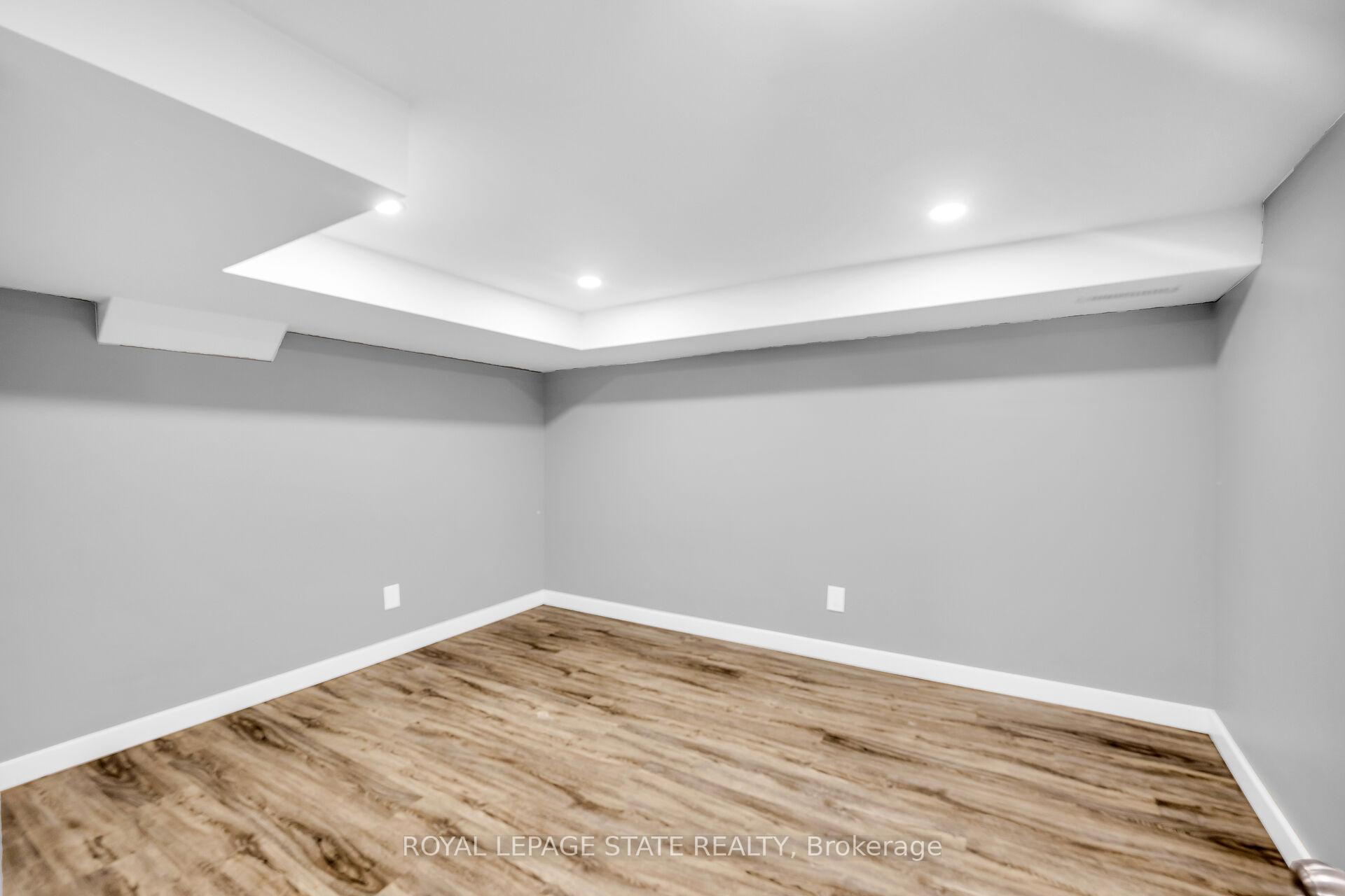 Photo 16 of 129 Dundurn Street N, Hamilton, Strathcona — HOMEH