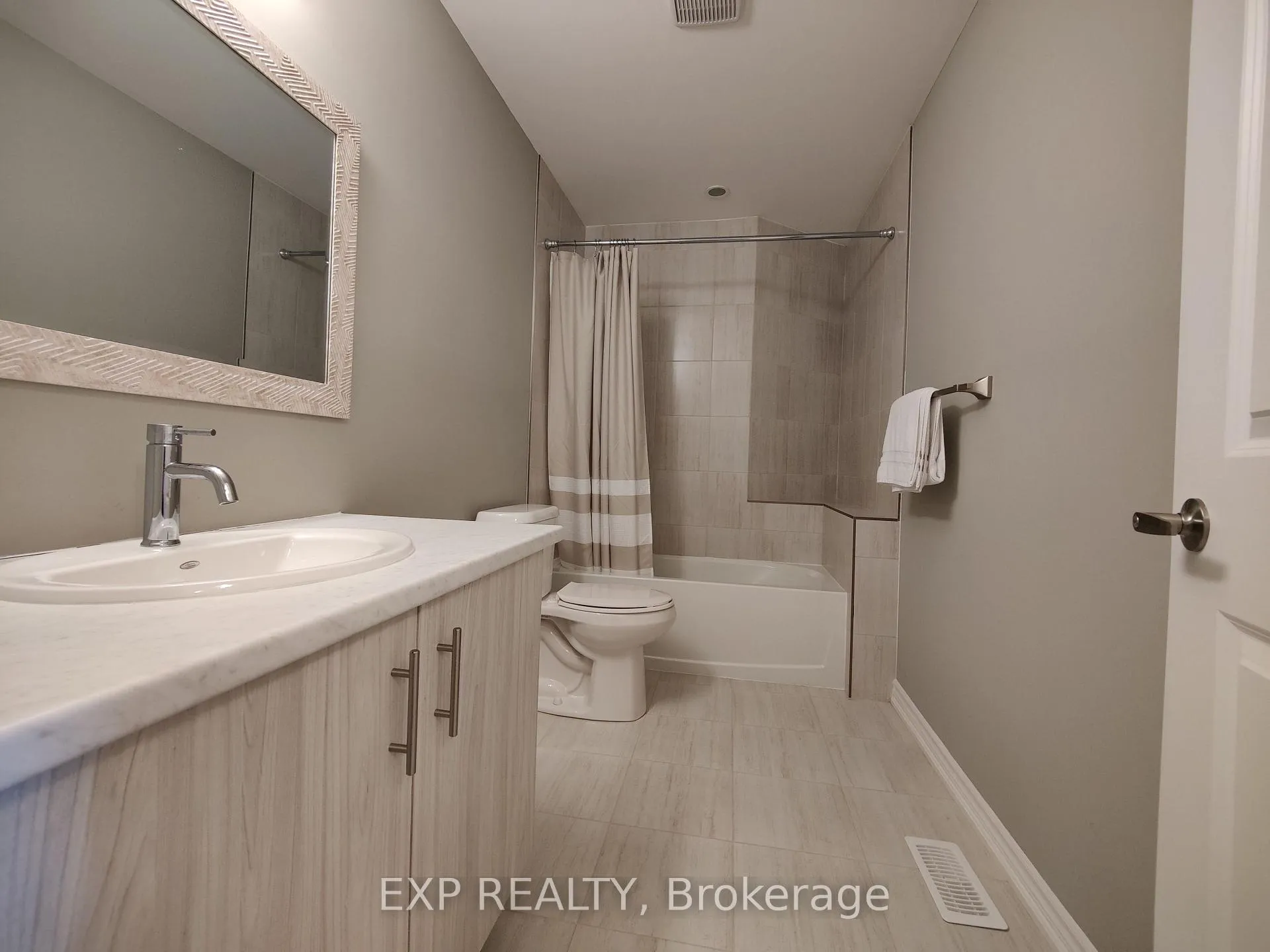 Photo 15 of 112 Delphi Court, Blue Mountains — HOMEH