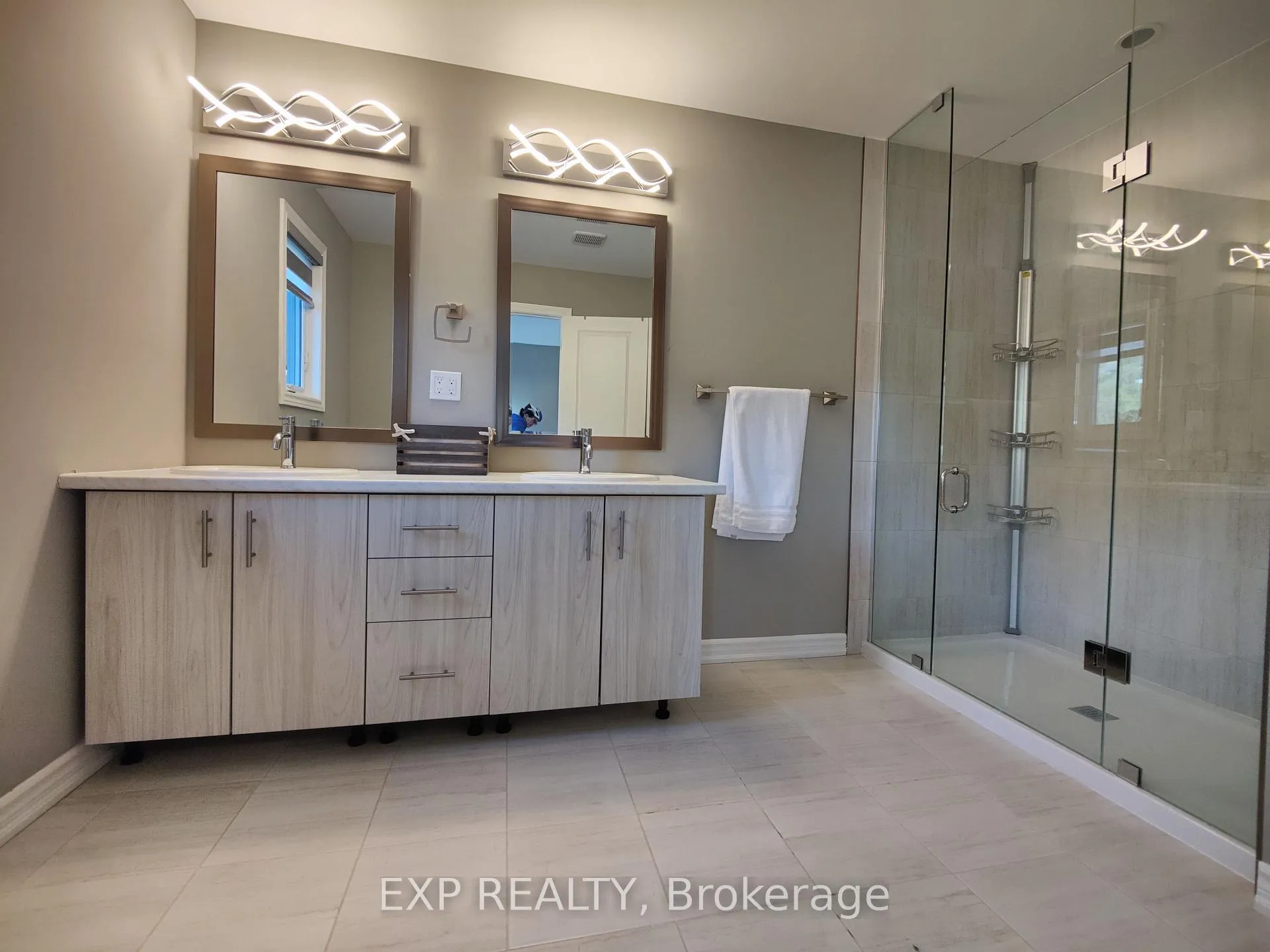 Photo 16 of 112 Delphi Court, Blue Mountains — HOMEH