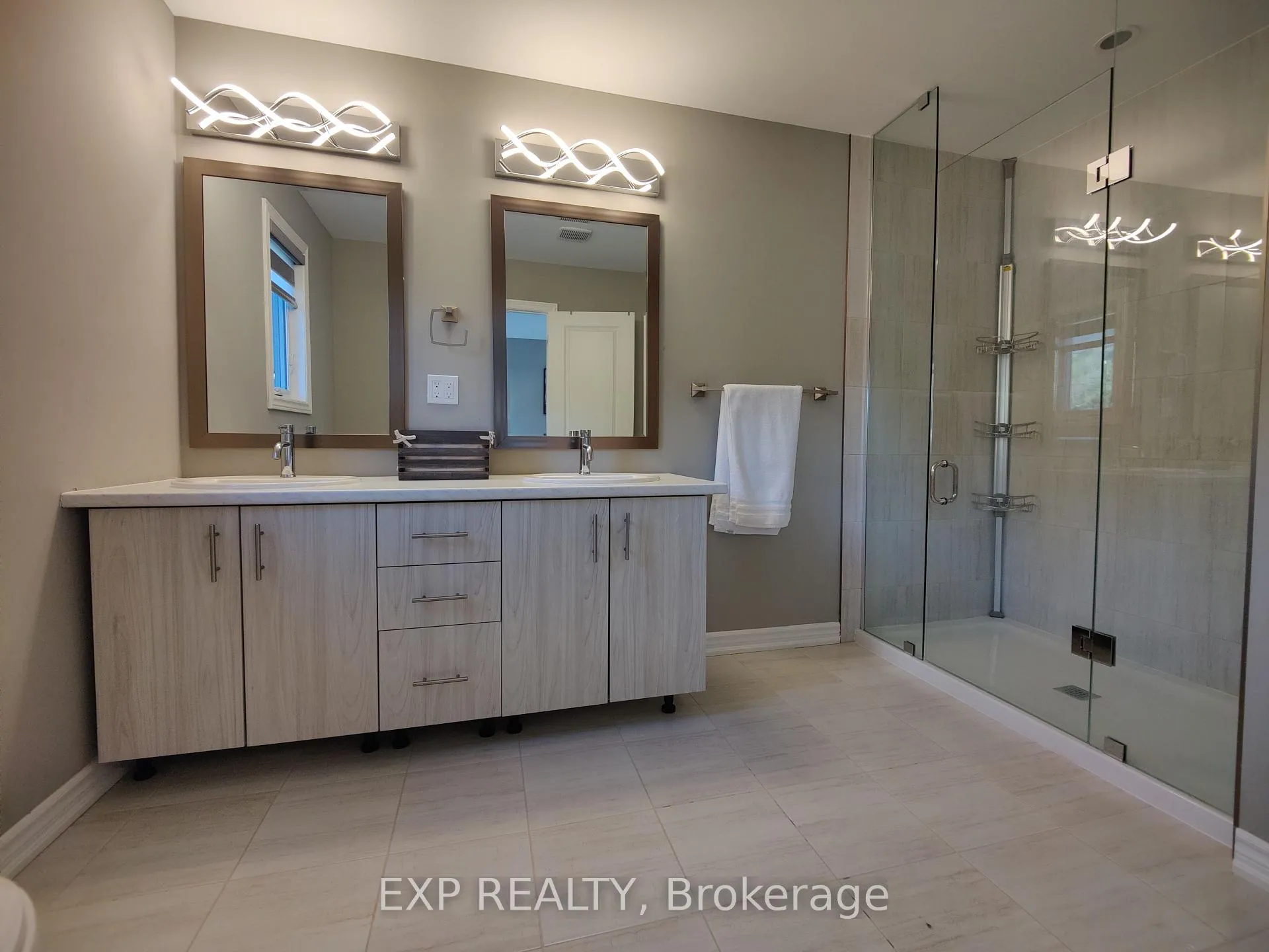 Photo 17 of 112 Delphi Court, Blue Mountains — HOMEH