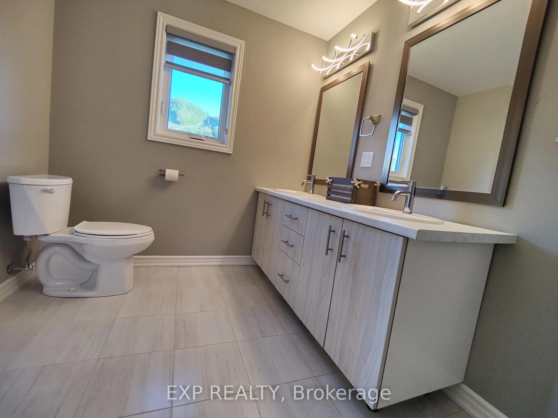 Photo 18 of 112 Delphi Court, Blue Mountains — HOMEH