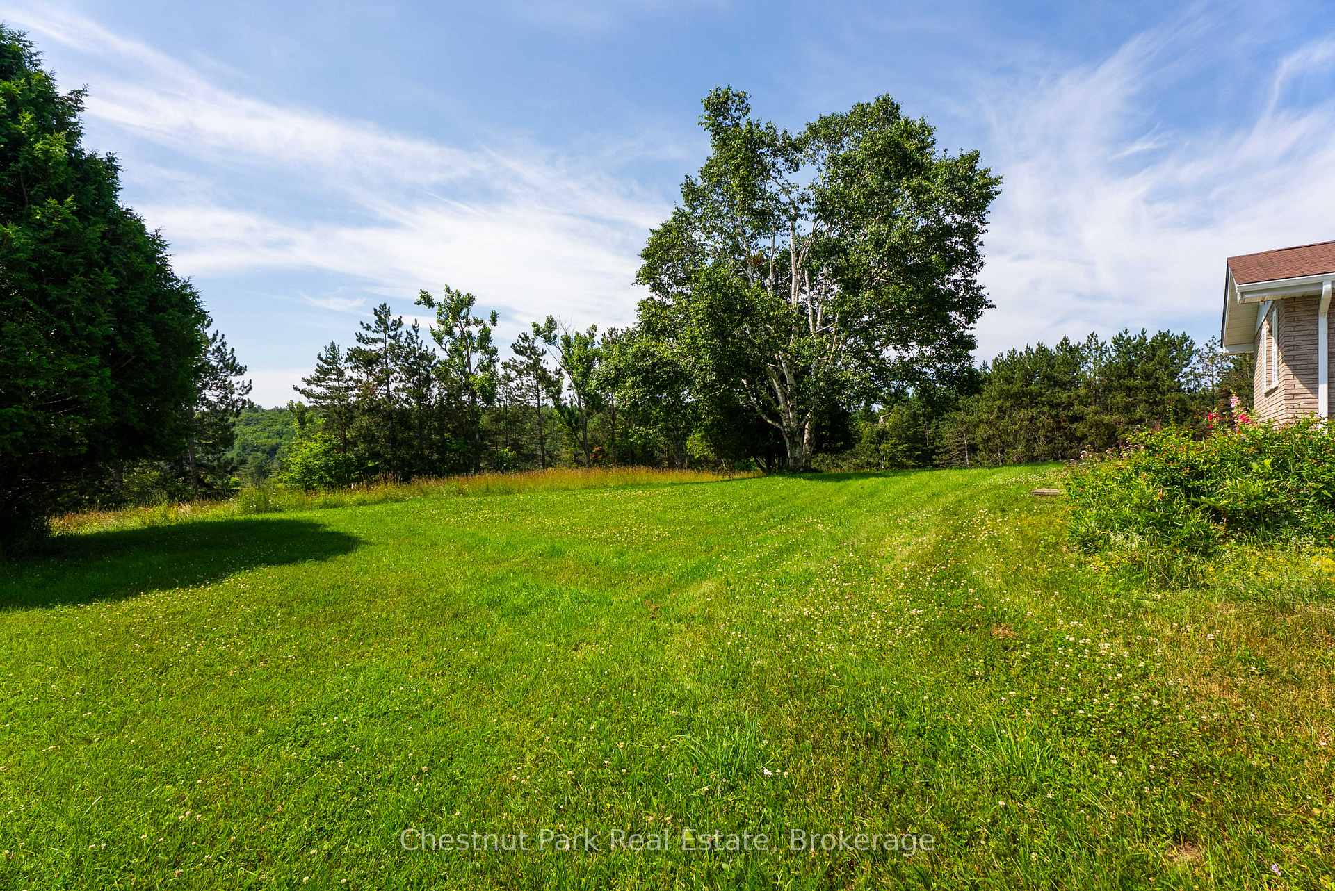 Photo 12 of 8 Dandelion Lane, Bracebridge, Monck (Bracebridge) — HOMEH