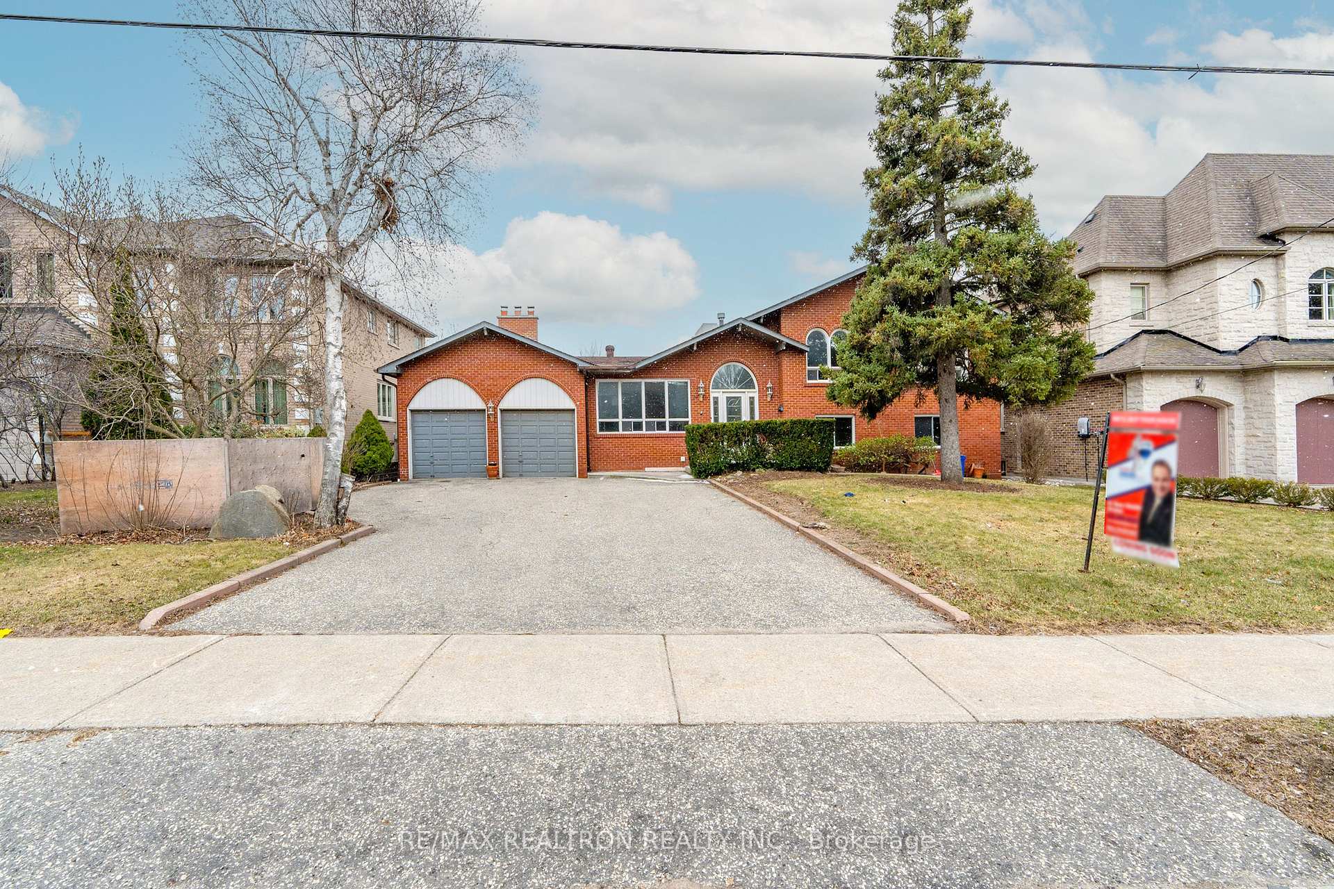 Photo 14 of 209 Crestwood Road, Vaughan, Crestwood-Springfarm-Yorkhill — HOMEH