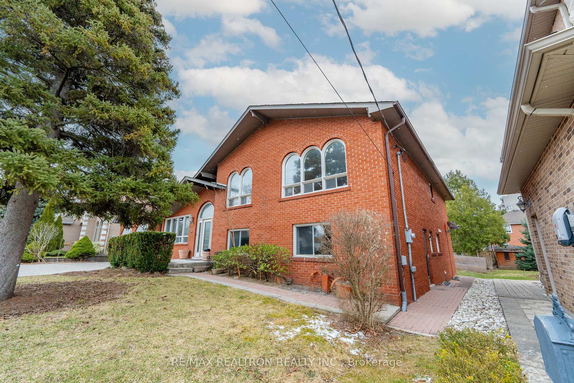 Photo 20 of 209 Crestwood Road, Vaughan, Crestwood-Springfarm-Yorkhill — HOMEH