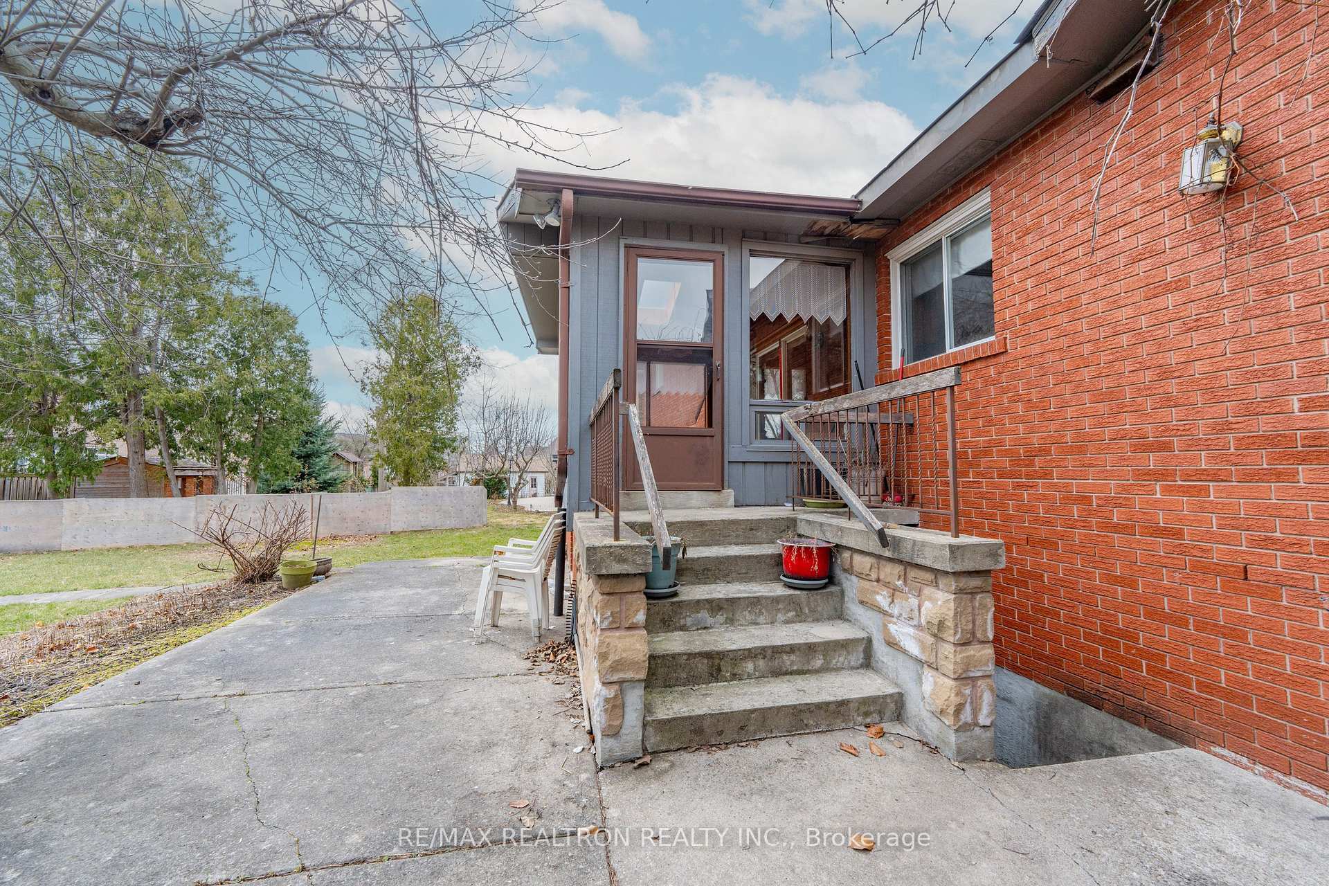 Photo 23 of 209 Crestwood Road, Vaughan, Crestwood-Springfarm-Yorkhill — HOMEH