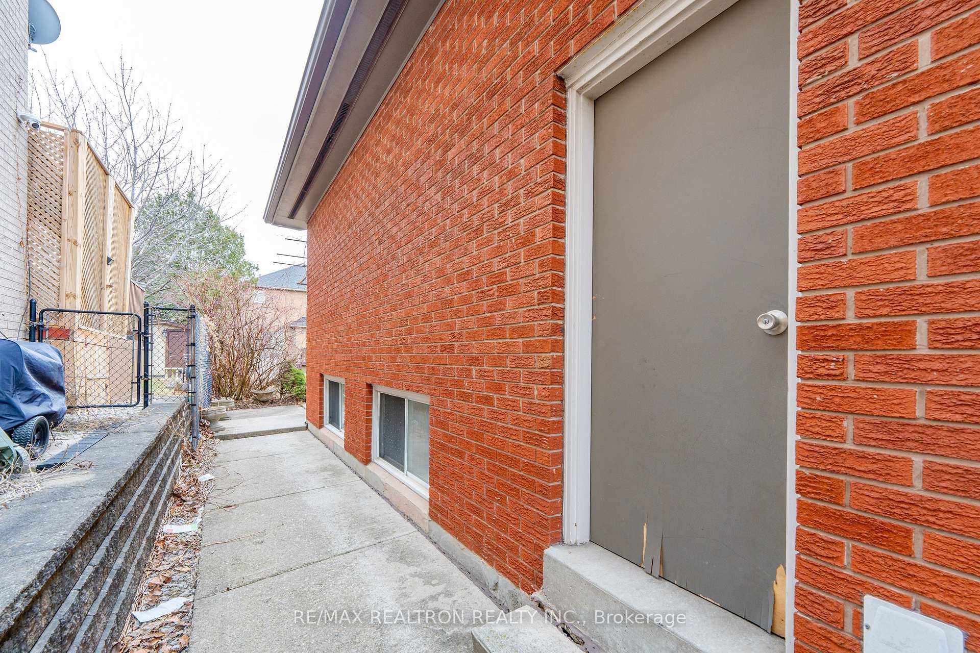 Photo 17 of 209 Crestwood Road, Vaughan, Crestwood-Springfarm-Yorkhill — HOMEH