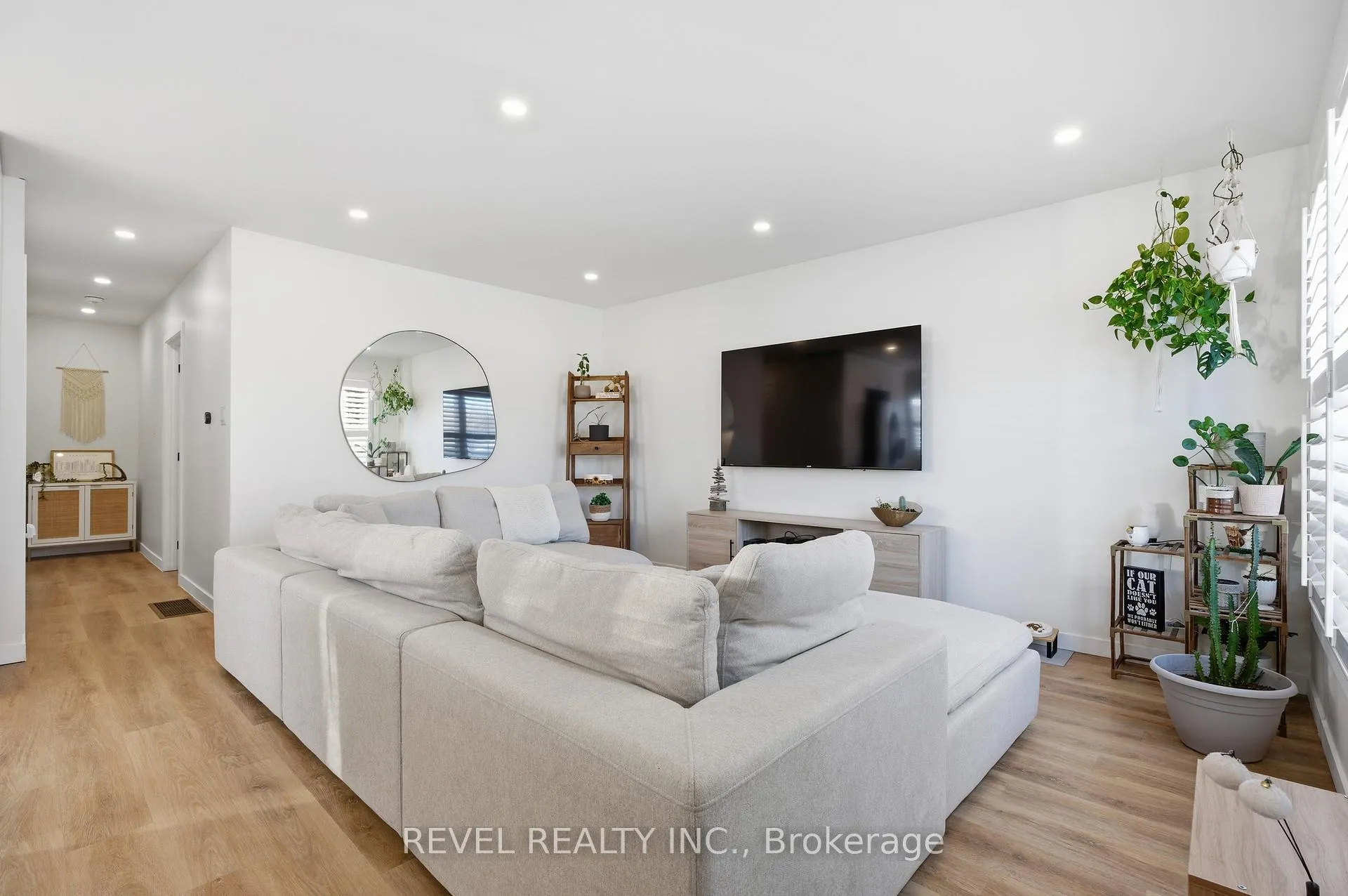 Photo 5 of 135 Niagara Street, Collingwood — HOMEH