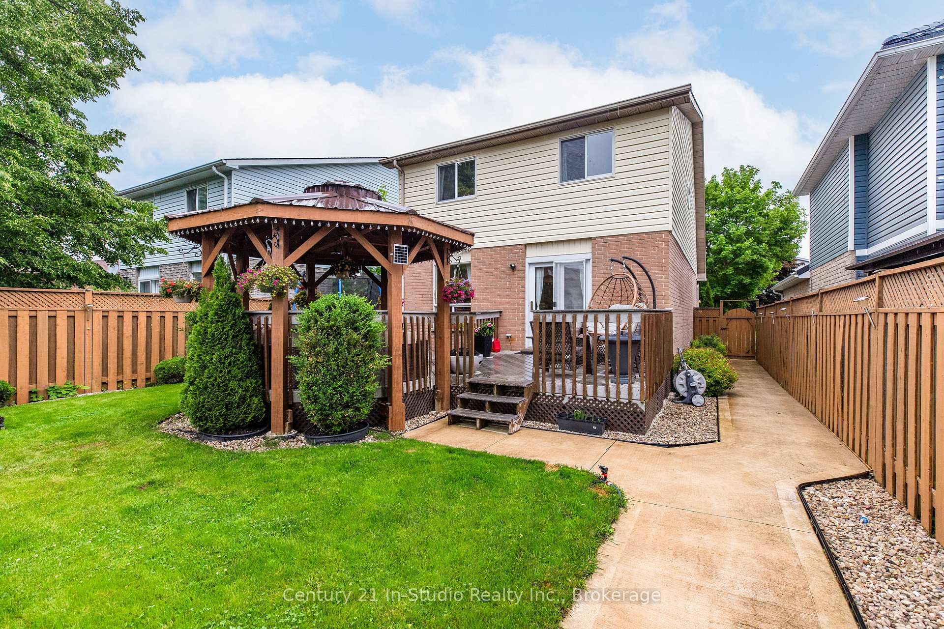 Photo 3 of 716 MacKendrick Drive, Kincardine — HOMEH