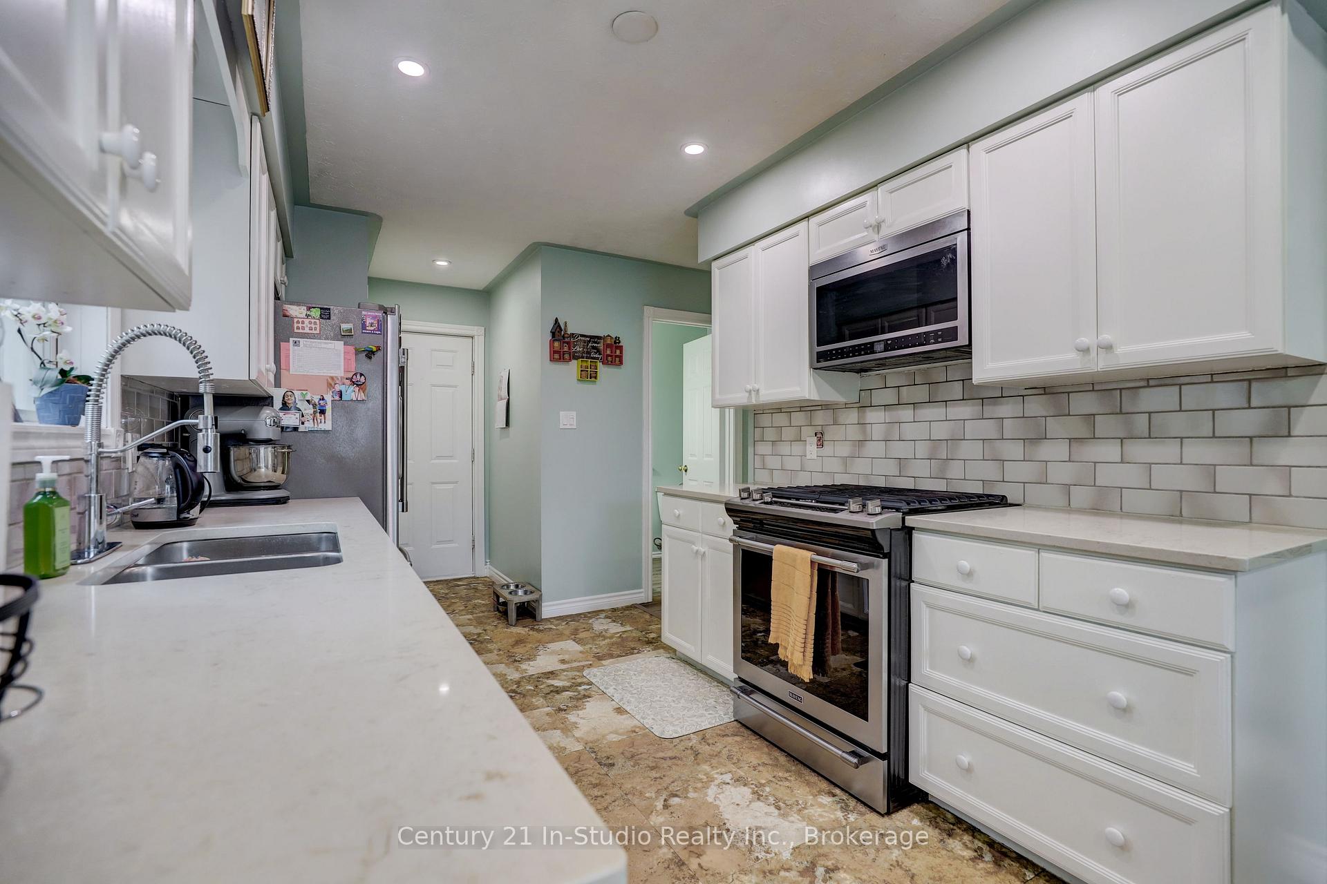 Photo 10 of 716 MacKendrick Drive, Kincardine — HOMEH