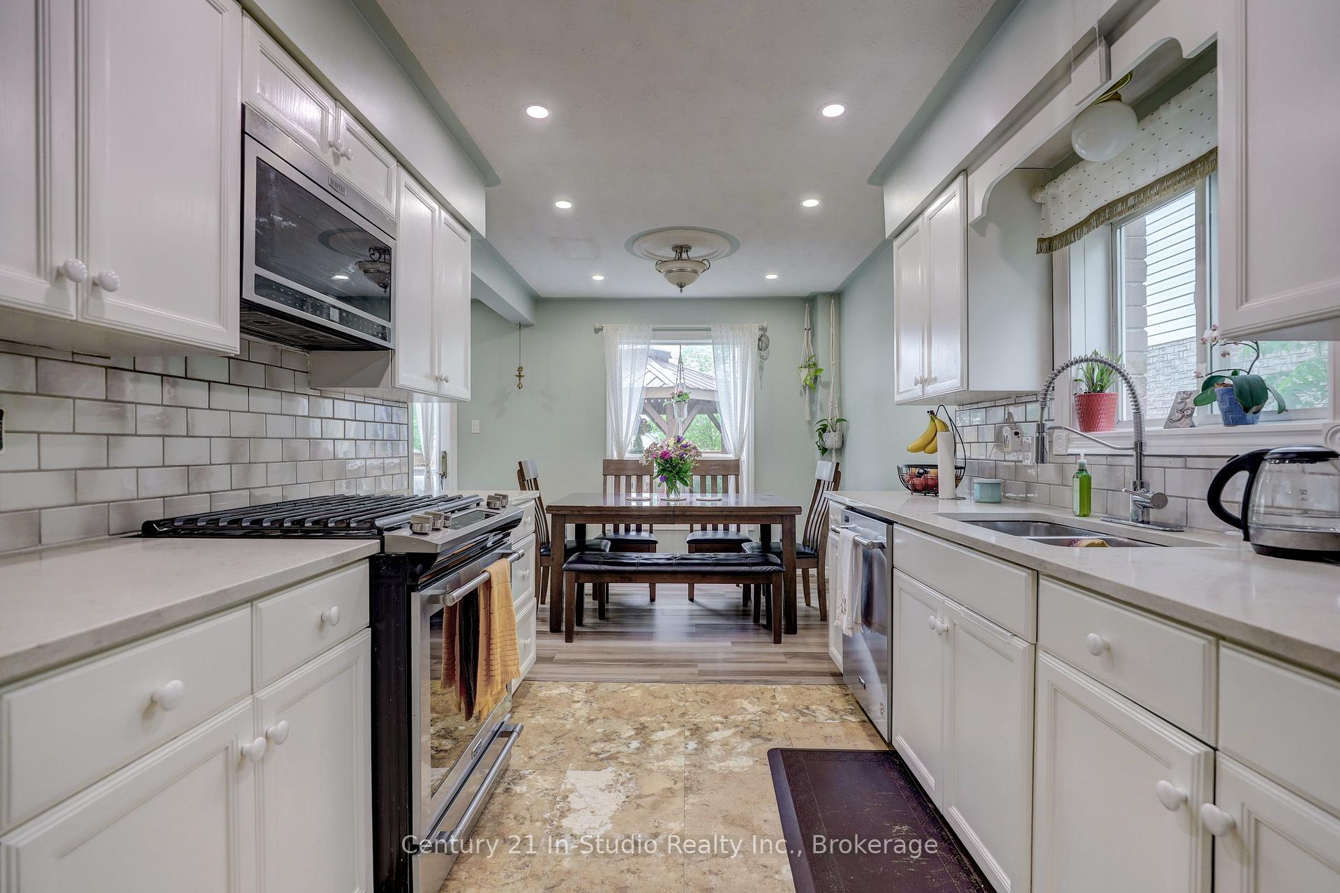 Photo 11 of 716 MacKendrick Drive, Kincardine — HOMEH