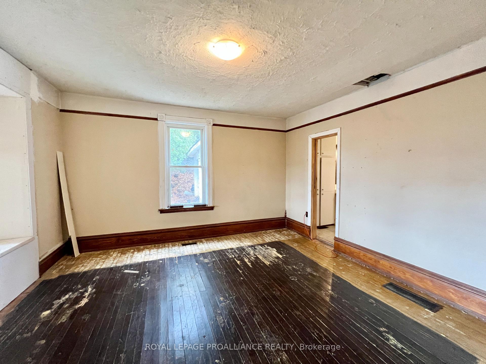Photo 15 of 16124 Highway 62, Madoc — HOMEH