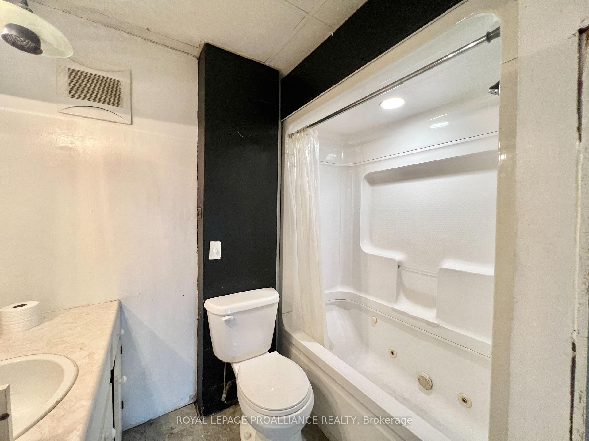 Photo 17 of 16124 Highway 62, Madoc — HOMEH