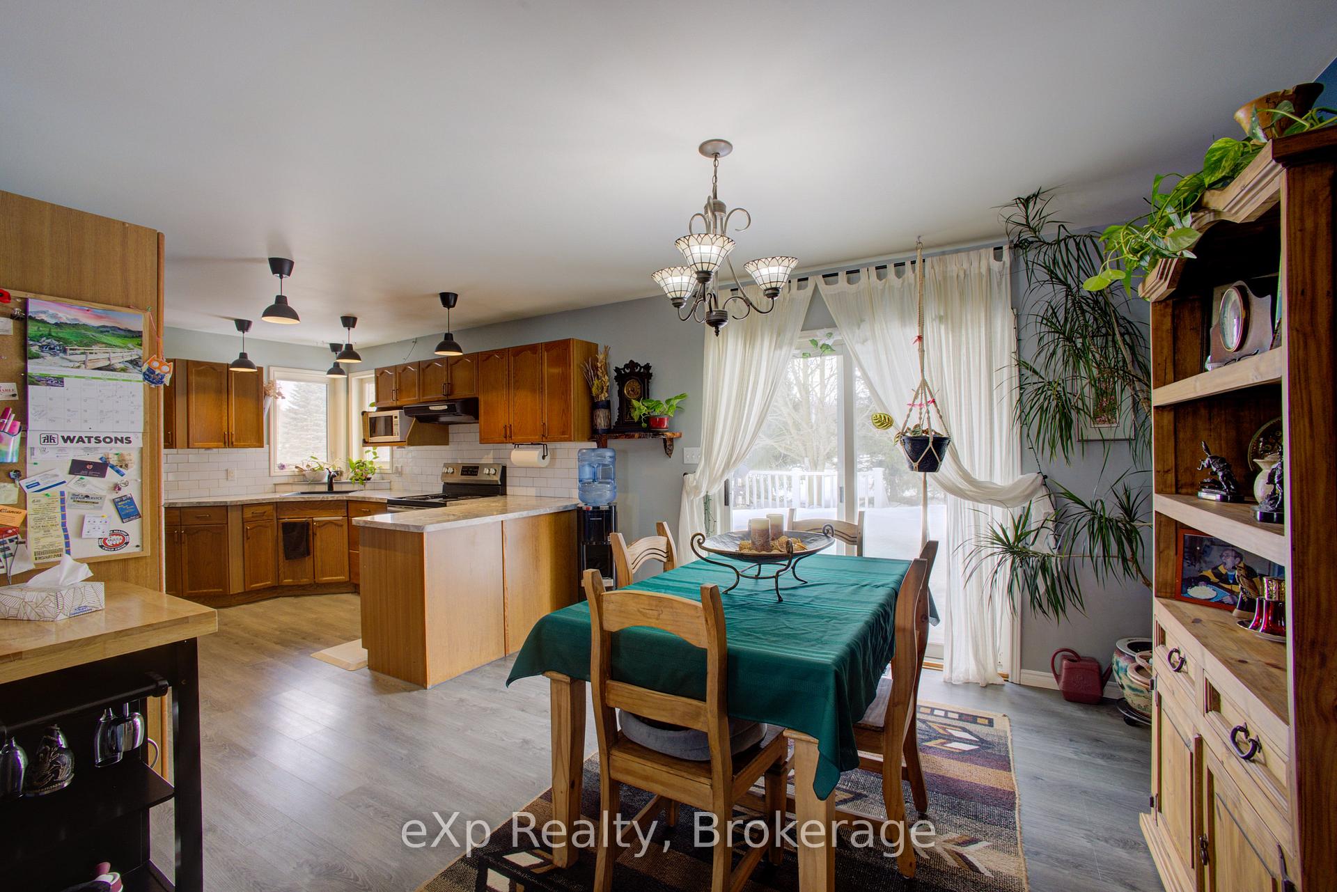 Photo 6 of 1020 Main Street, Howick — HOMEH