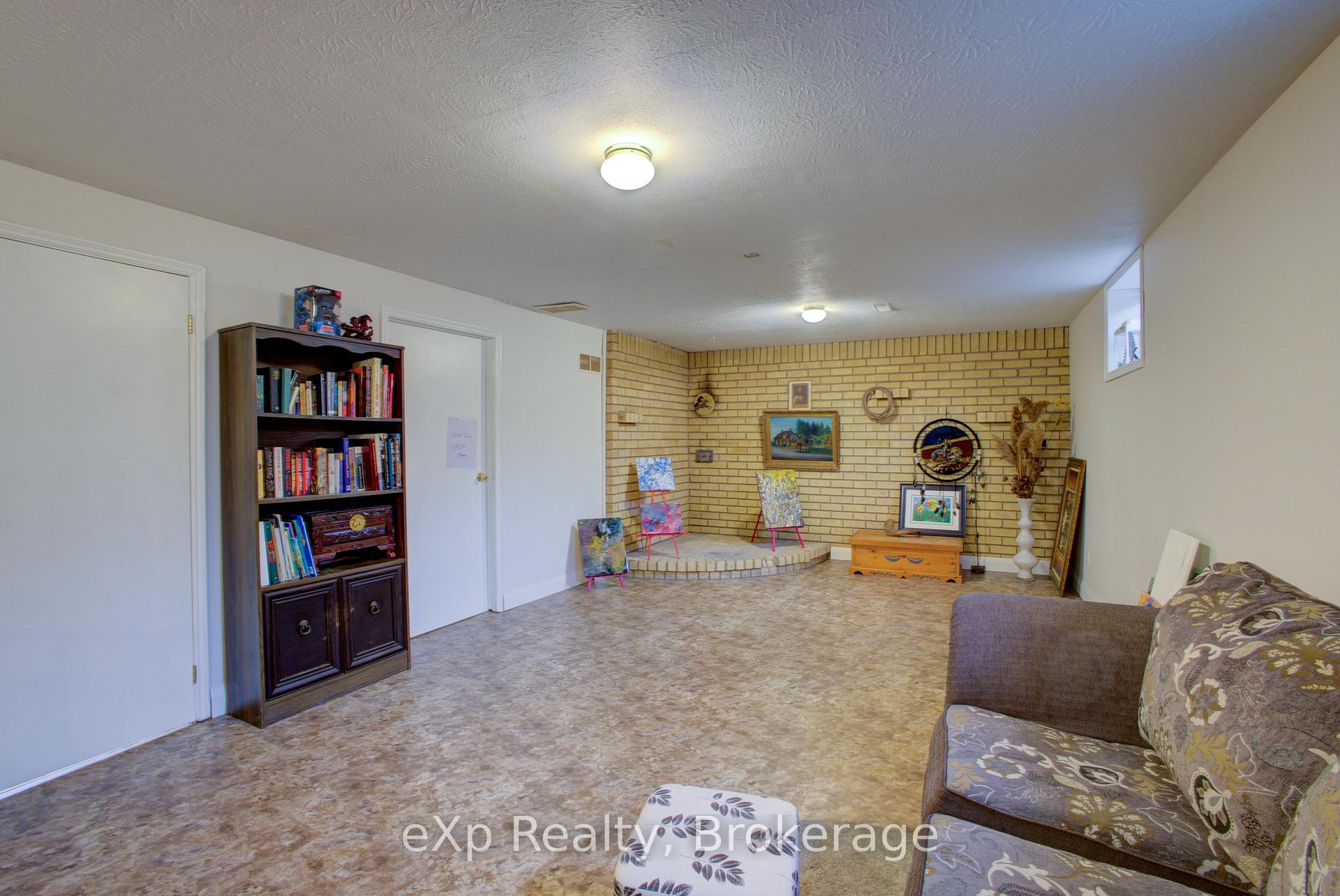 Photo 16 of 1020 Main Street, Howick — HOMEH