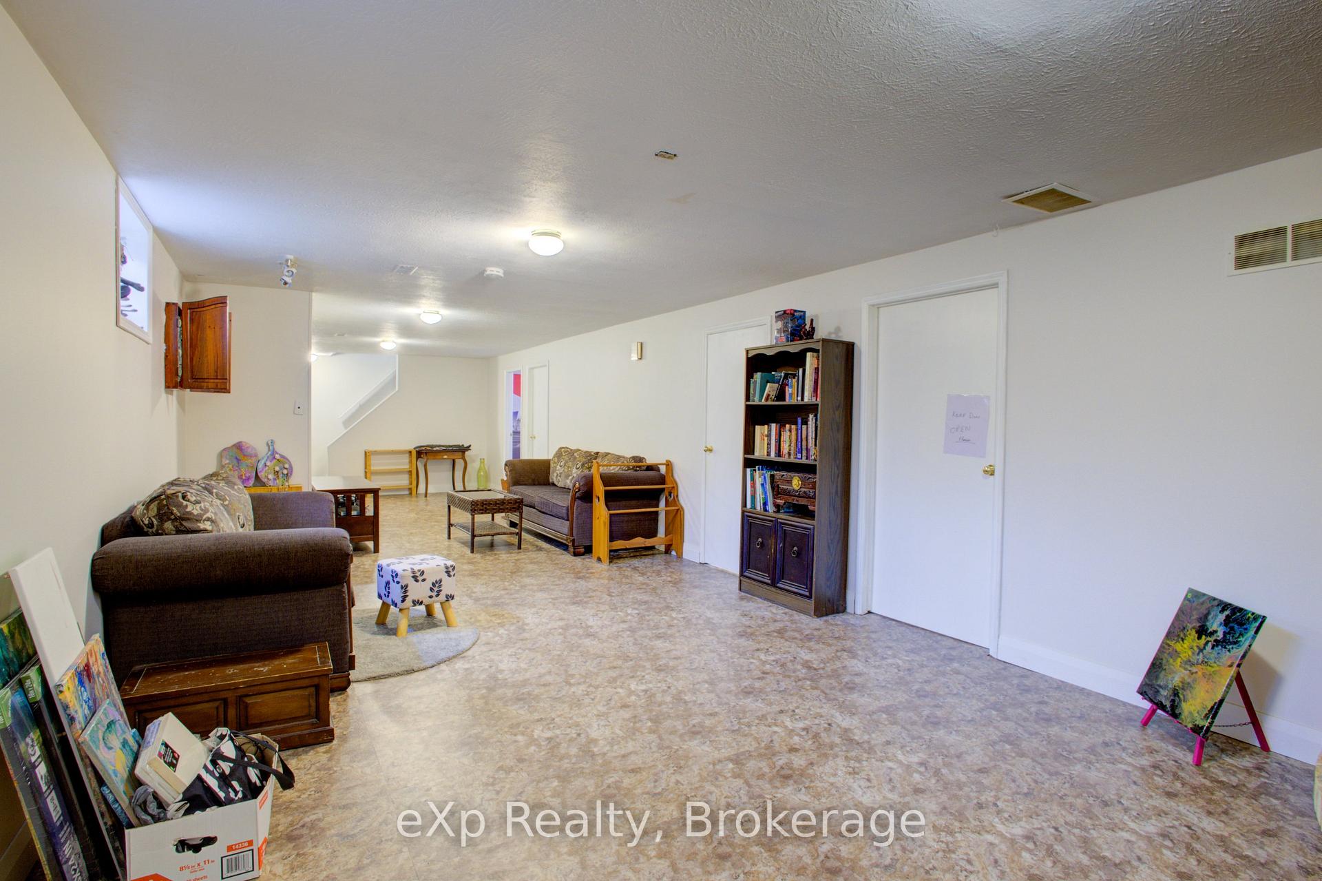 Photo 18 of 1020 Main Street, Howick — HOMEH