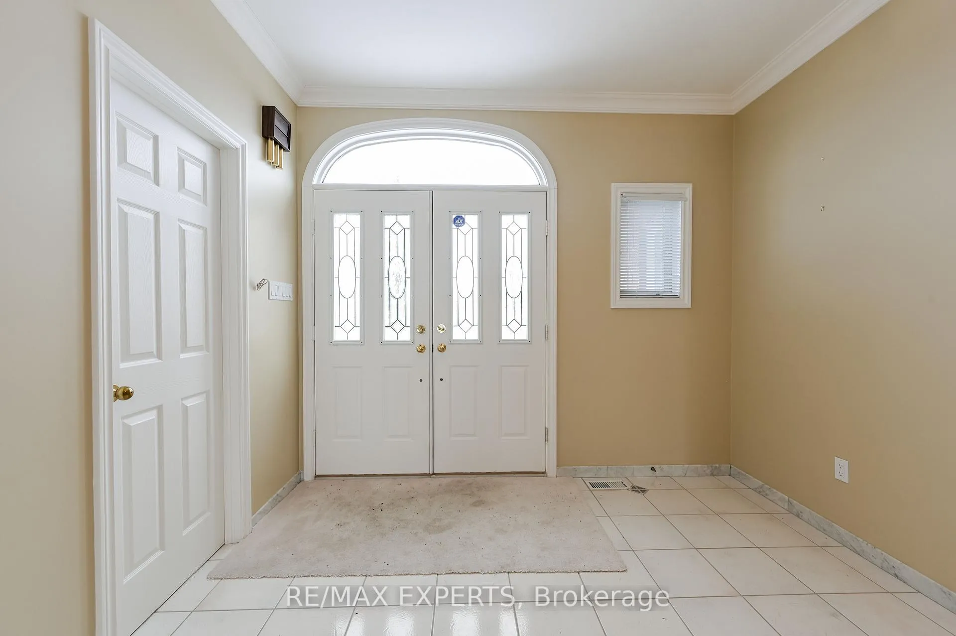 Photo 4 of 13668 Emil Kolb Parkway, Caledon, Bolton West — HOMEH
