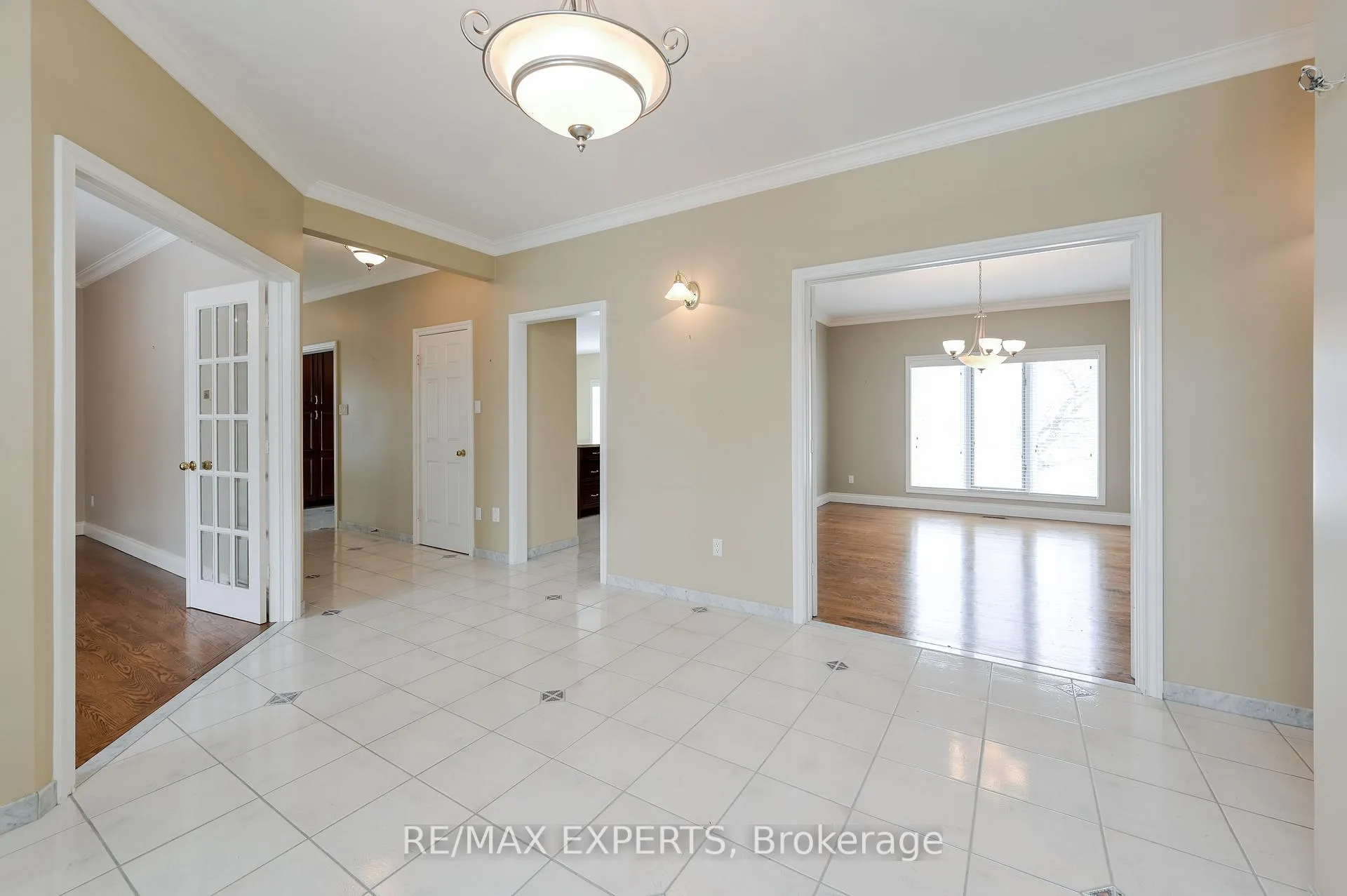 Photo 5 of 13668 Emil Kolb Parkway, Caledon, Bolton West — HOMEH