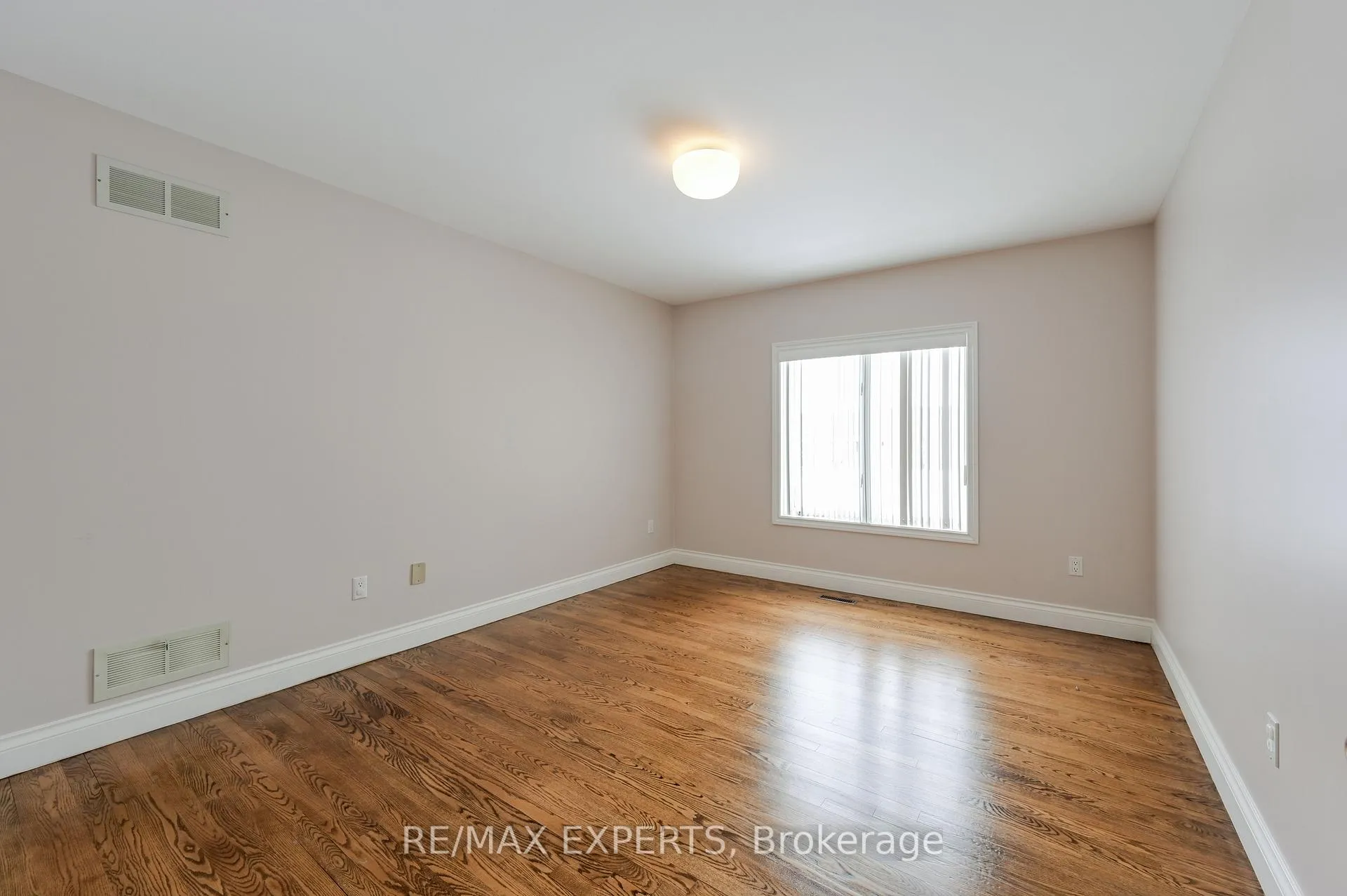 Photo 9 of 13668 Emil Kolb Parkway, Caledon, Bolton West — HOMEH