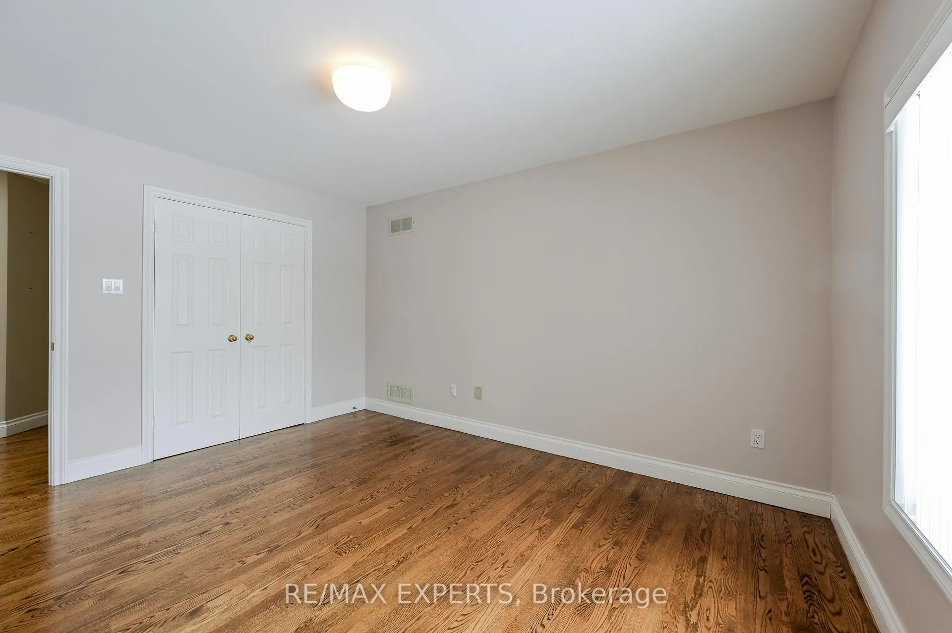 Photo 10 of 13668 Emil Kolb Parkway, Caledon, Bolton West — HOMEH