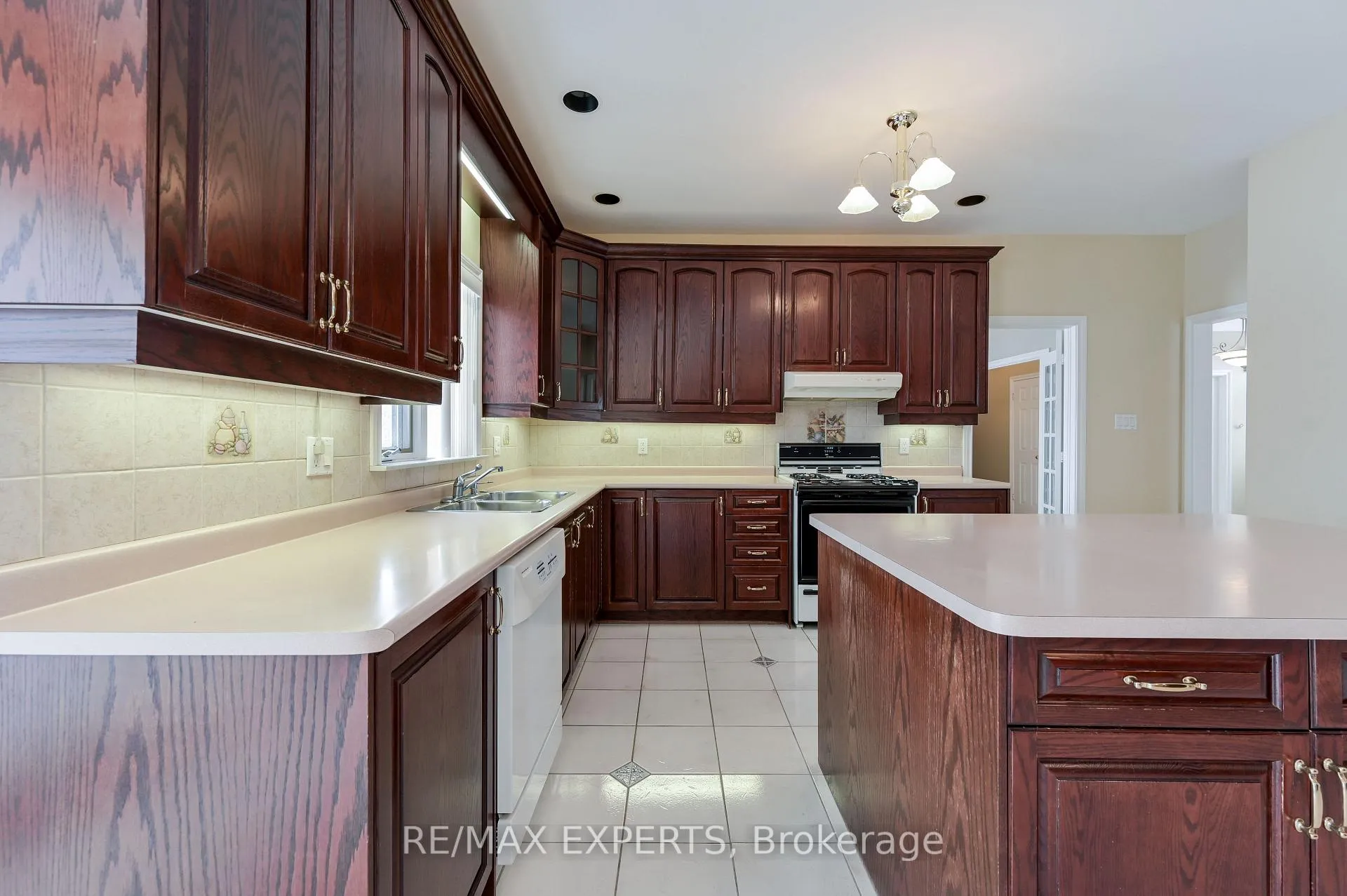 Photo 18 of 13668 Emil Kolb Parkway, Caledon, Bolton West — HOMEH