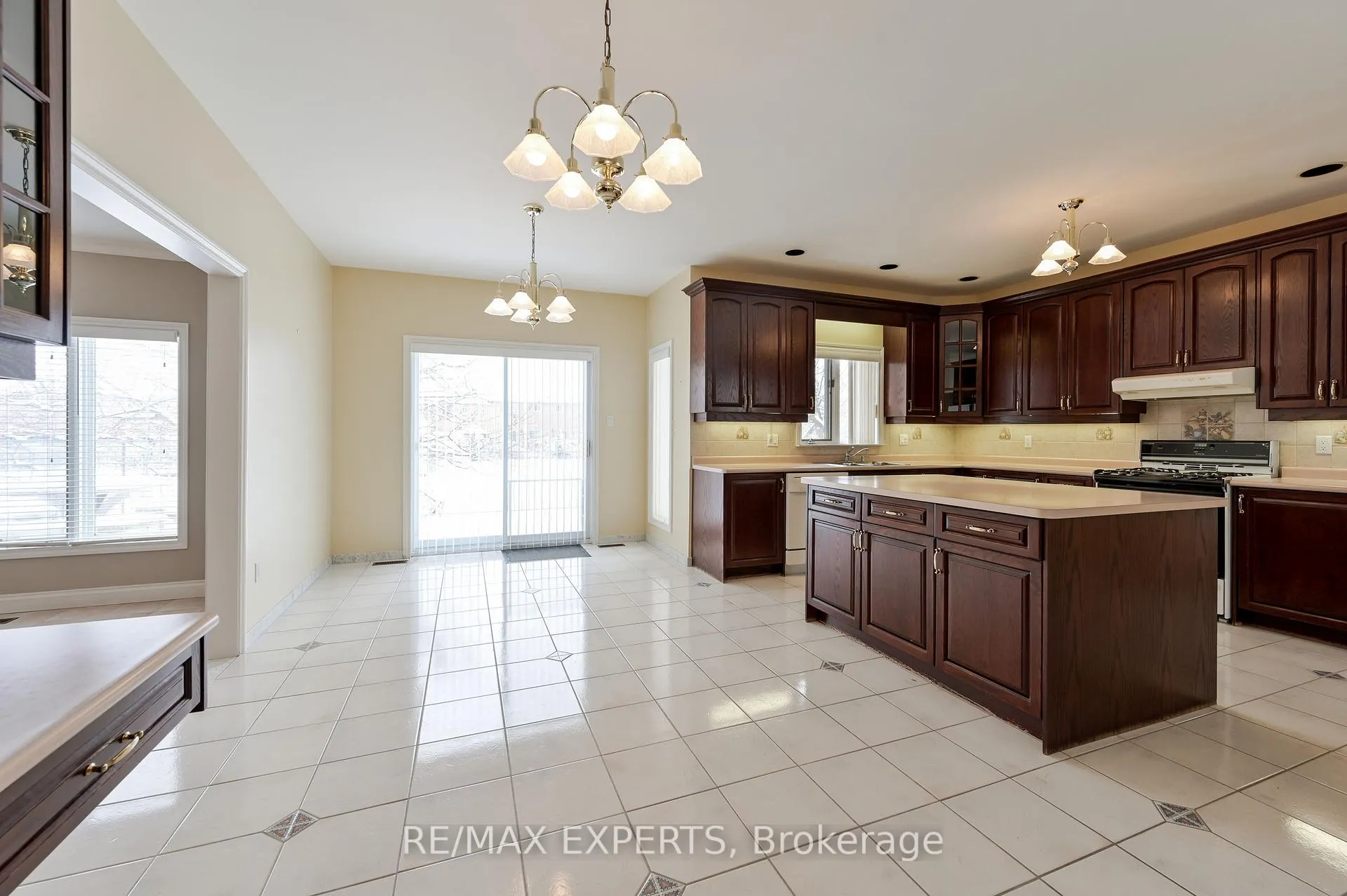 Photo 20 of 13668 Emil Kolb Parkway, Caledon, Bolton West — HOMEH