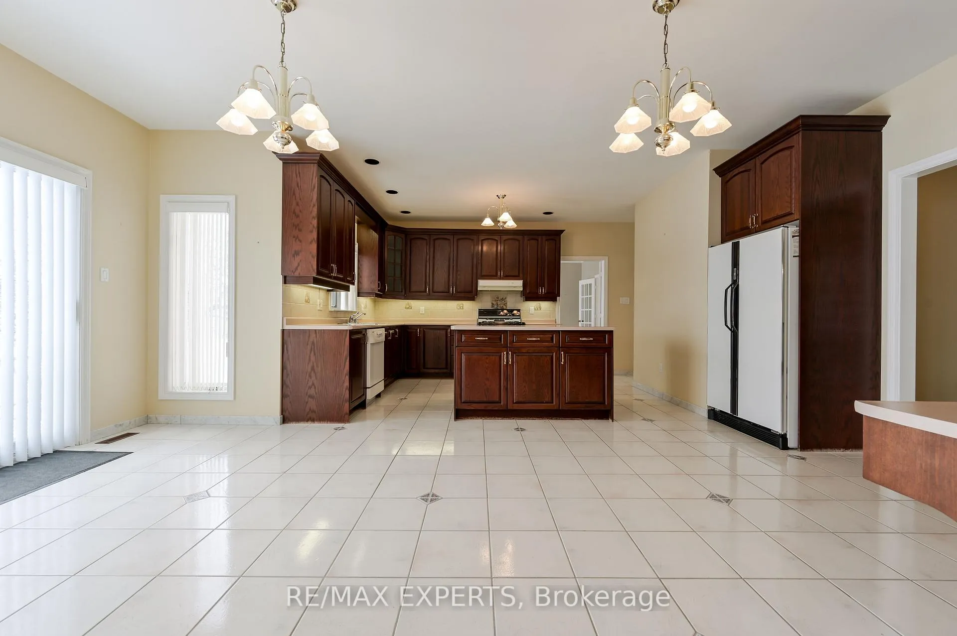 Photo 25 of 13668 Emil Kolb Parkway, Caledon, Bolton West — HOMEH