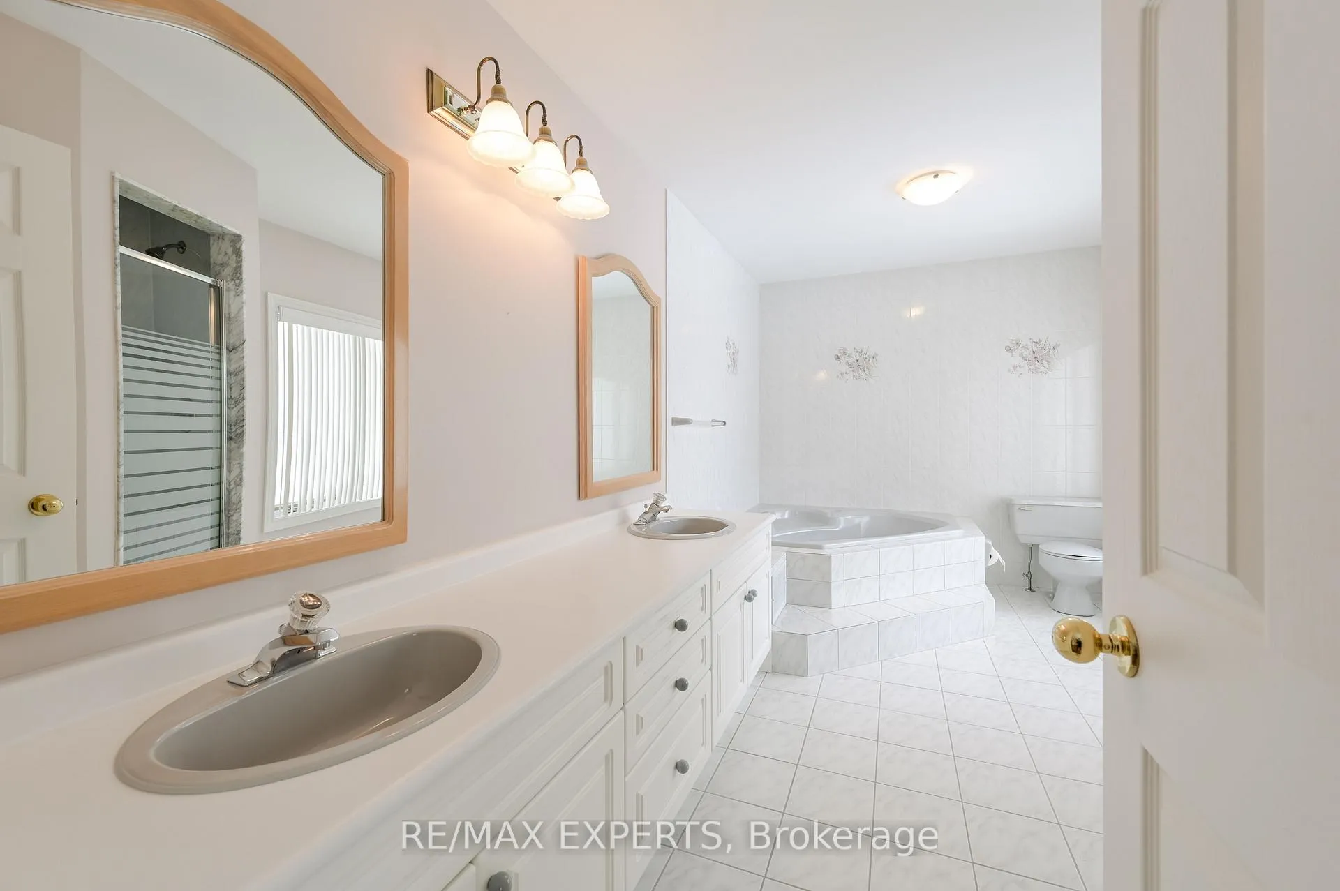 Photo 34 of 13668 Emil Kolb Parkway, Caledon, Bolton West — HOMEH