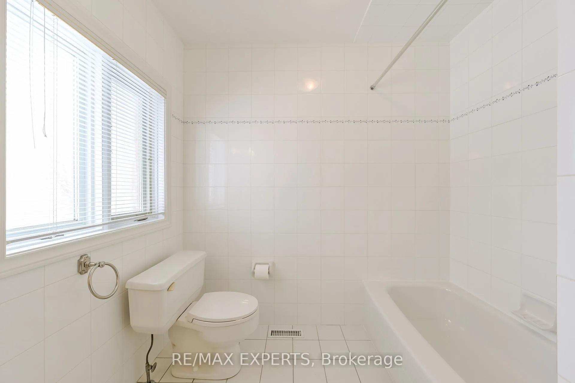 Photo 40 of 13668 Emil Kolb Parkway, Caledon, Bolton West — HOMEH