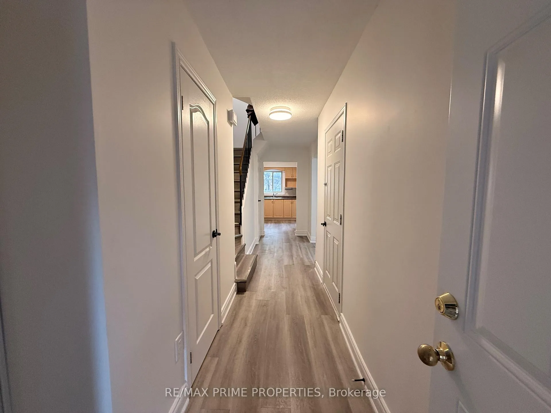 Photo 3 of 17 Debden Road, Markham, Milliken Mills East — HOMEH
