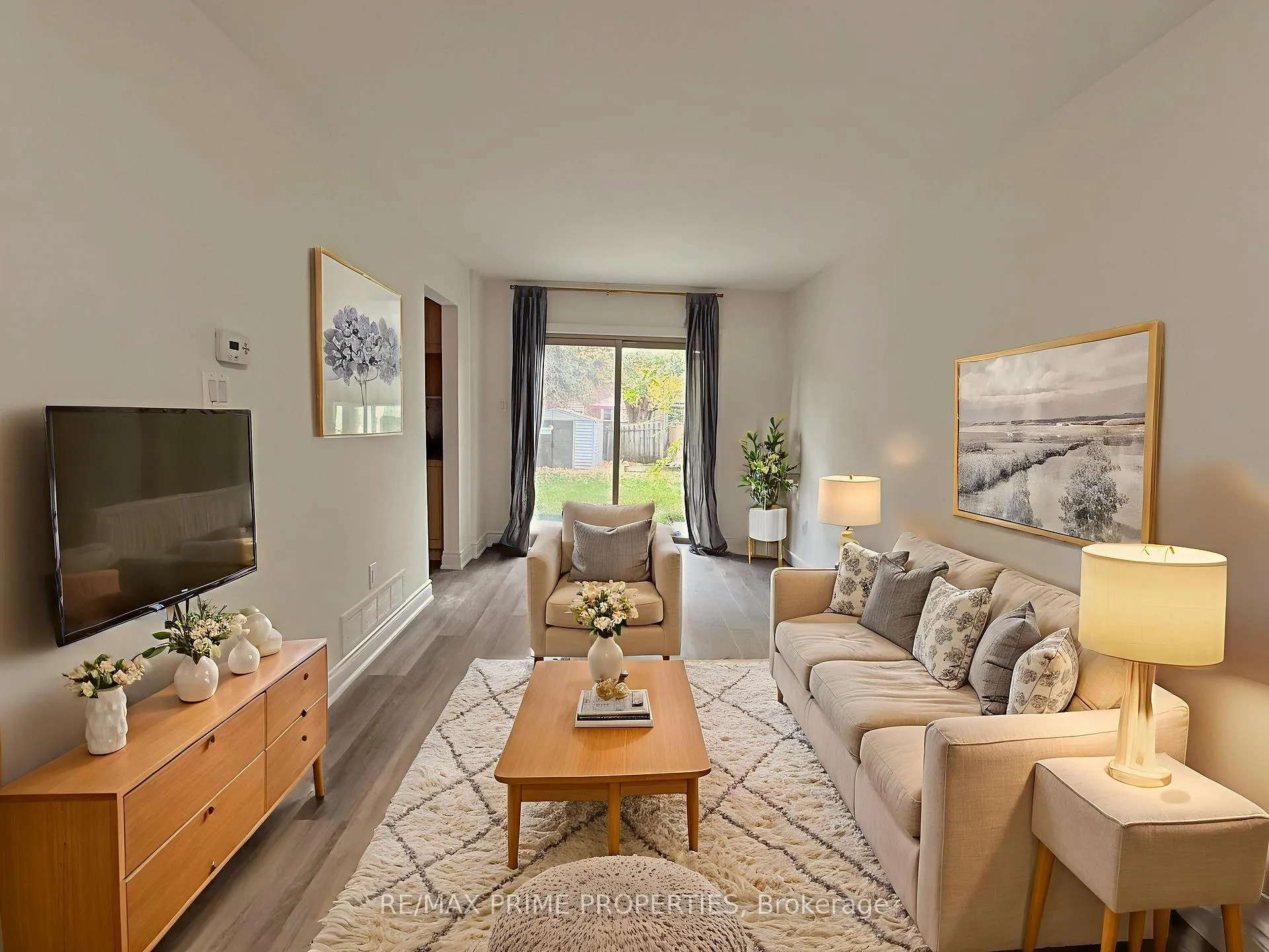 Photo 4 of 17 Debden Road, Markham, Milliken Mills East — HOMEH