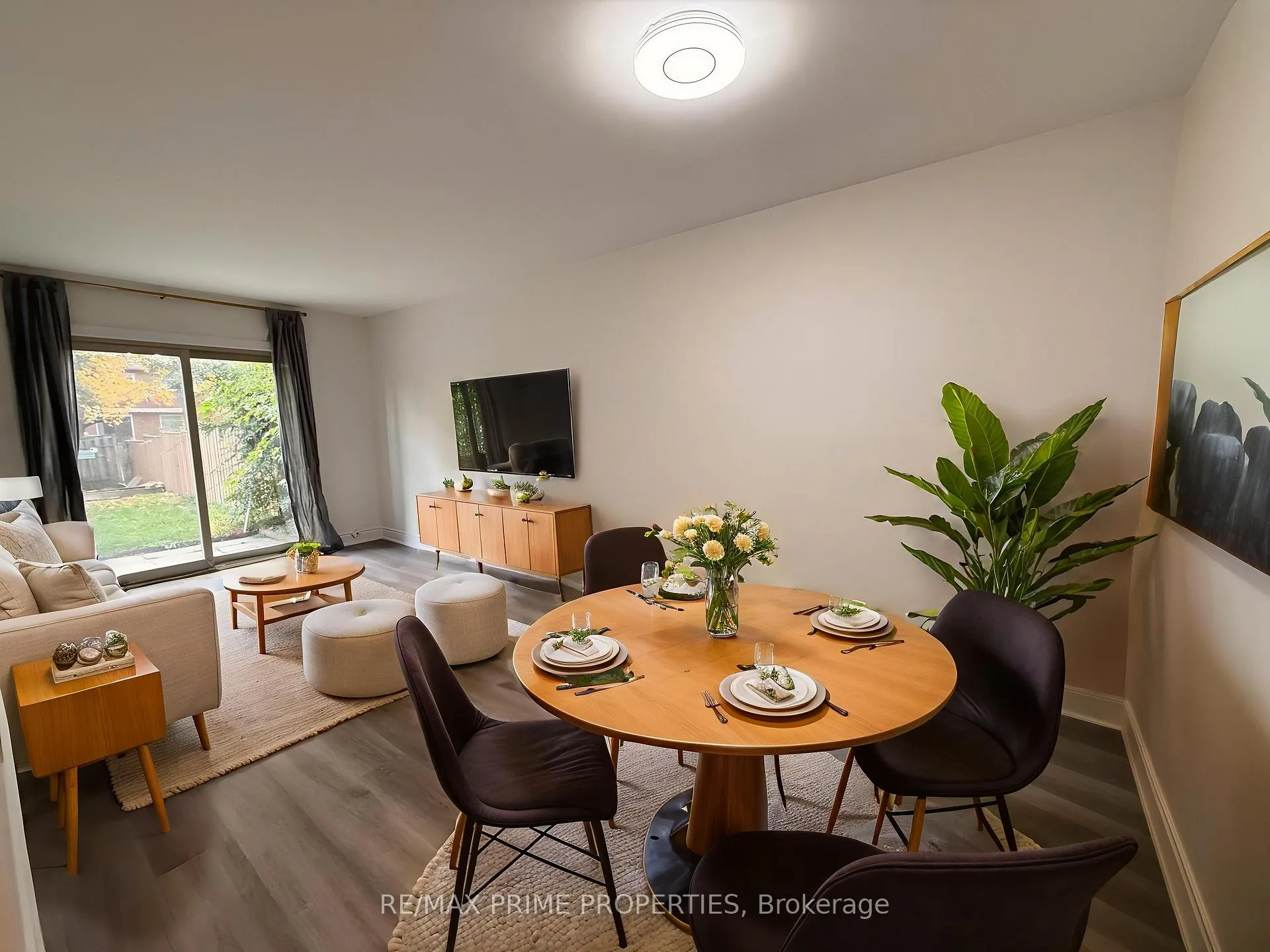 Photo 5 of 17 Debden Road, Markham, Milliken Mills East — HOMEH