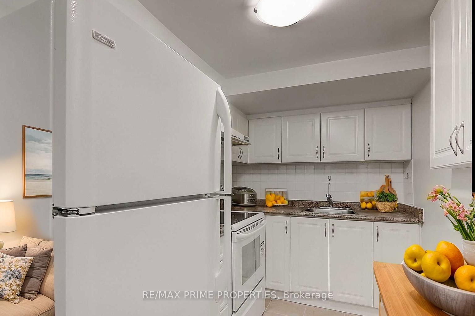Photo 14 of 17 Debden Road, Markham, Milliken Mills East — HOMEH