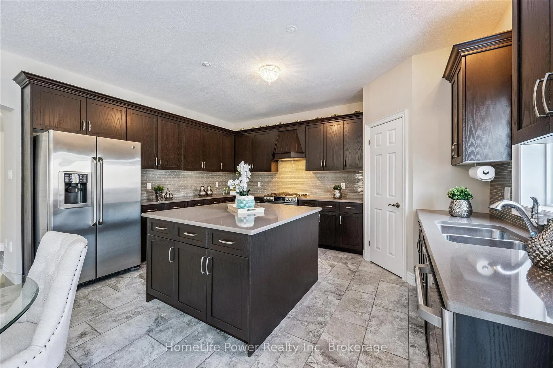 Photo 16 of 35 Westra Drive, Guelph, Willow West/Sugarbush/West Acres — HOMEH