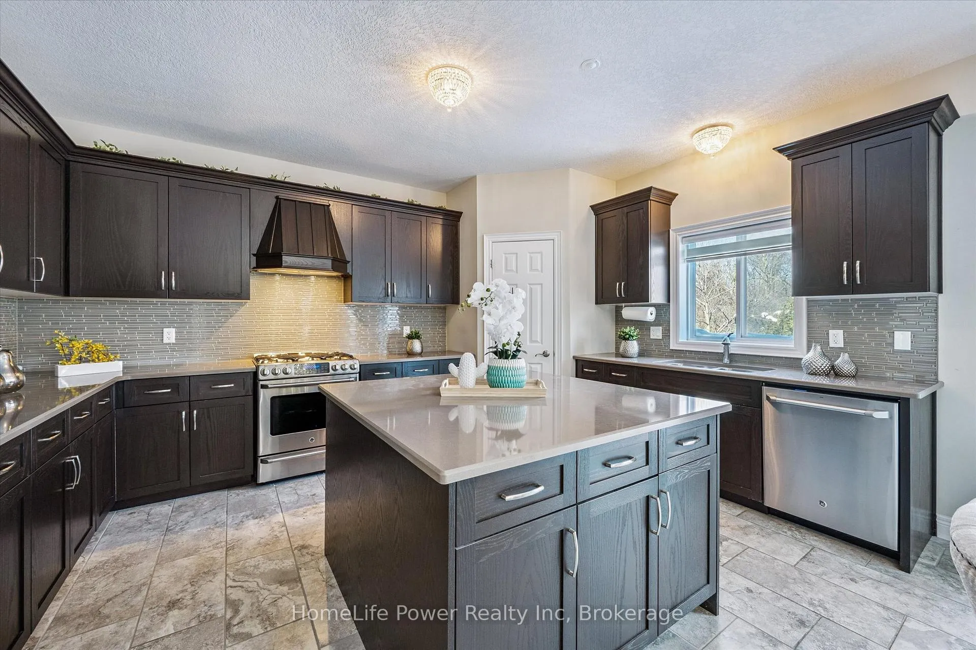 Photo 17 of 35 Westra Drive, Guelph, Willow West/Sugarbush/West Acres — HOMEH