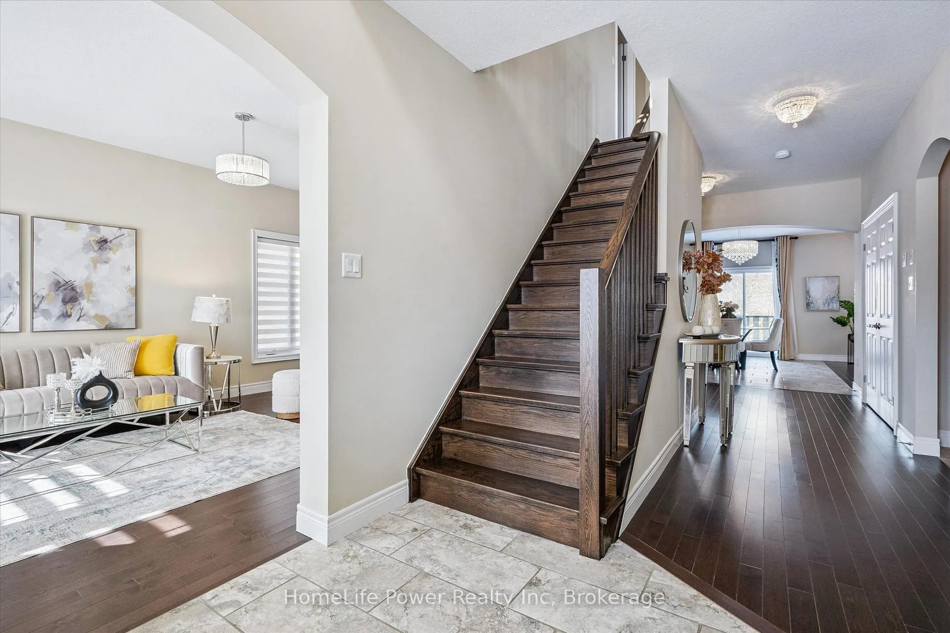 Photo 23 of 35 Westra Drive, Guelph, Willow West/Sugarbush/West Acres — HOMEH