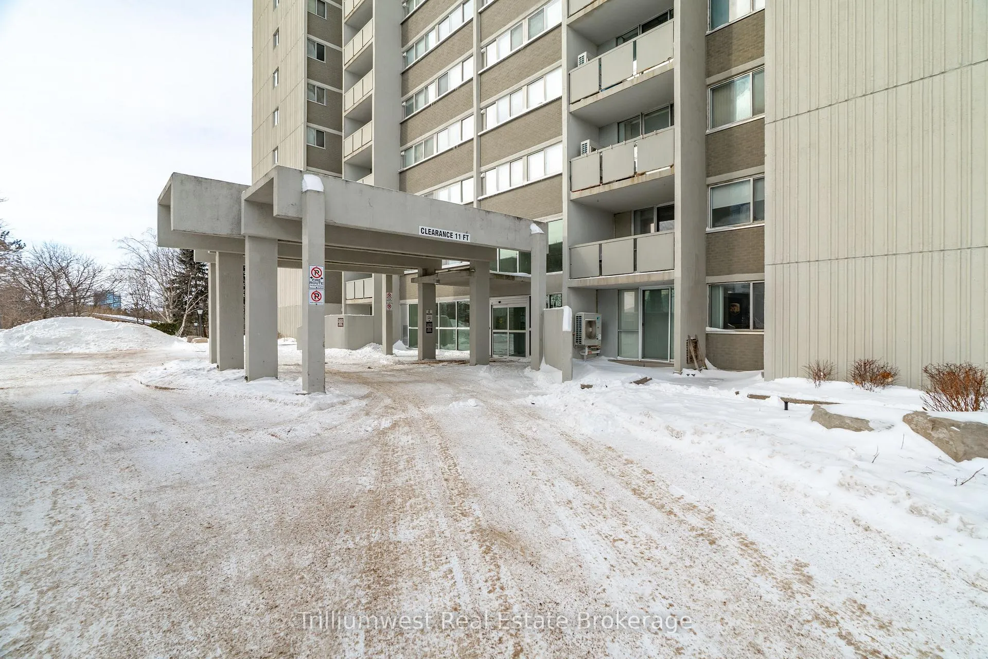 Photo 3 of Unit 1003, 375 King Street N, Waterloo — HOMEH