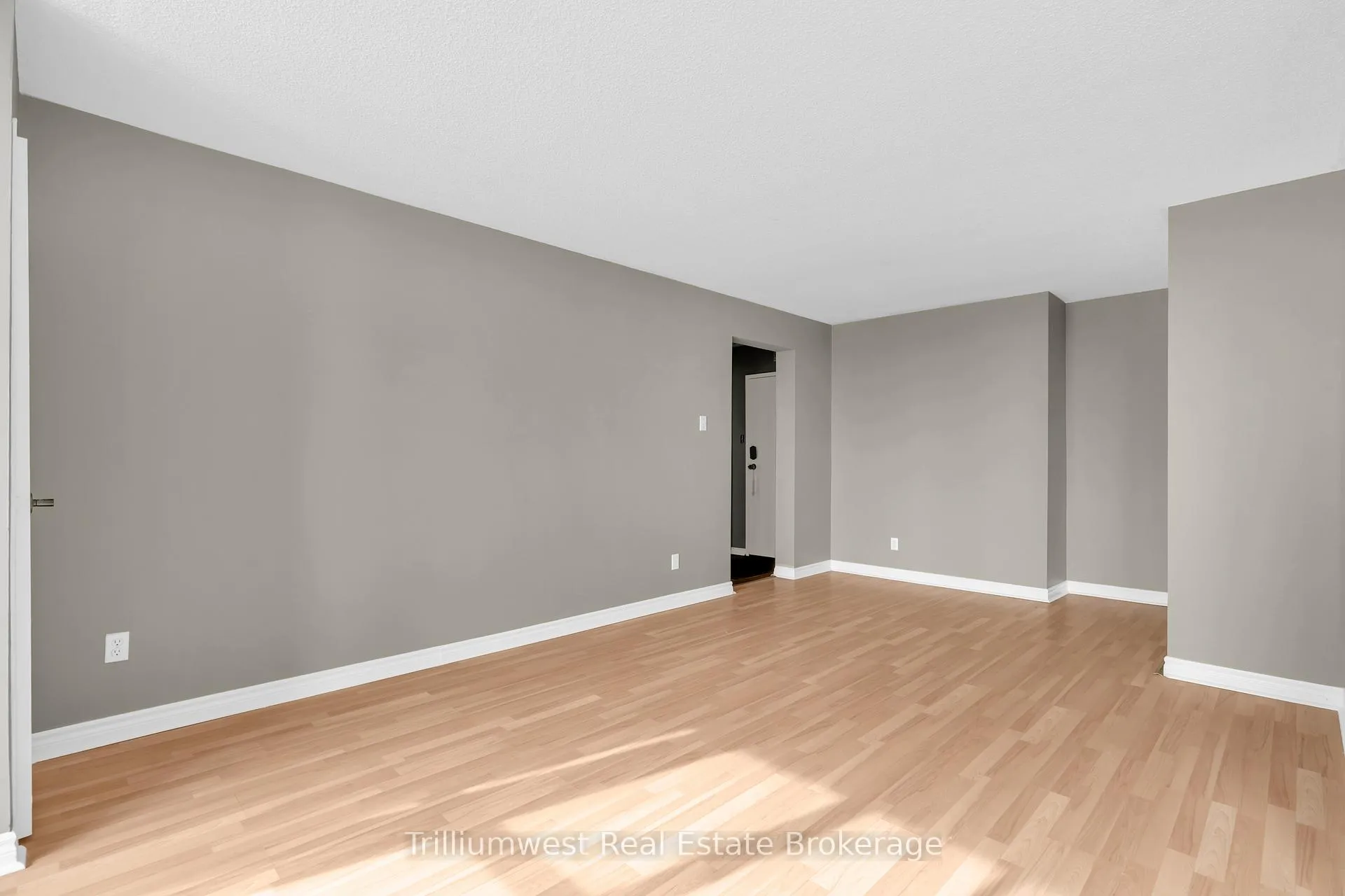 Photo 8 of Unit 1003, 375 King Street N, Waterloo — HOMEH