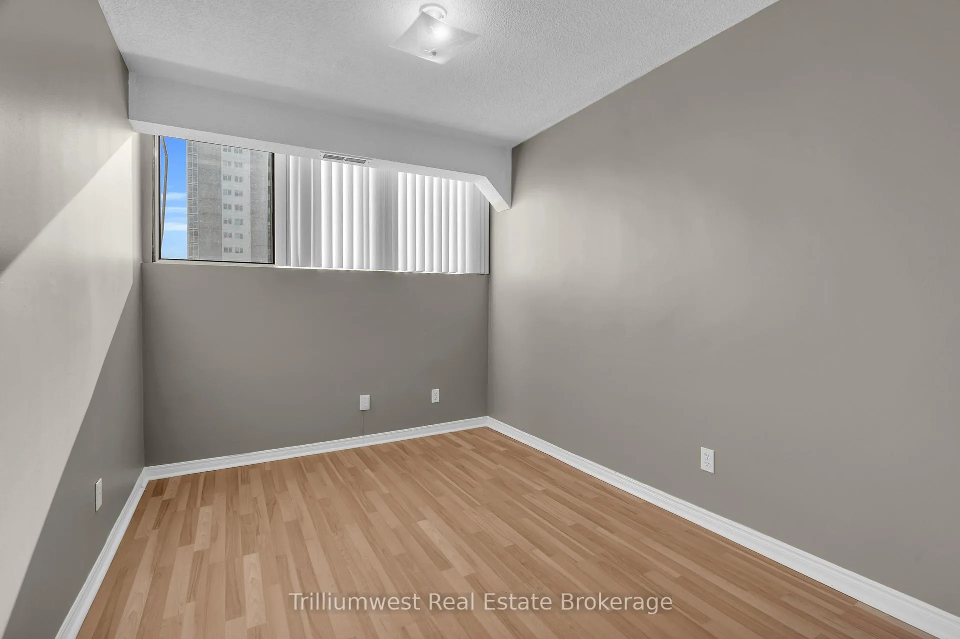 Photo 19 of Unit 1003, 375 King Street N, Waterloo — HOMEH