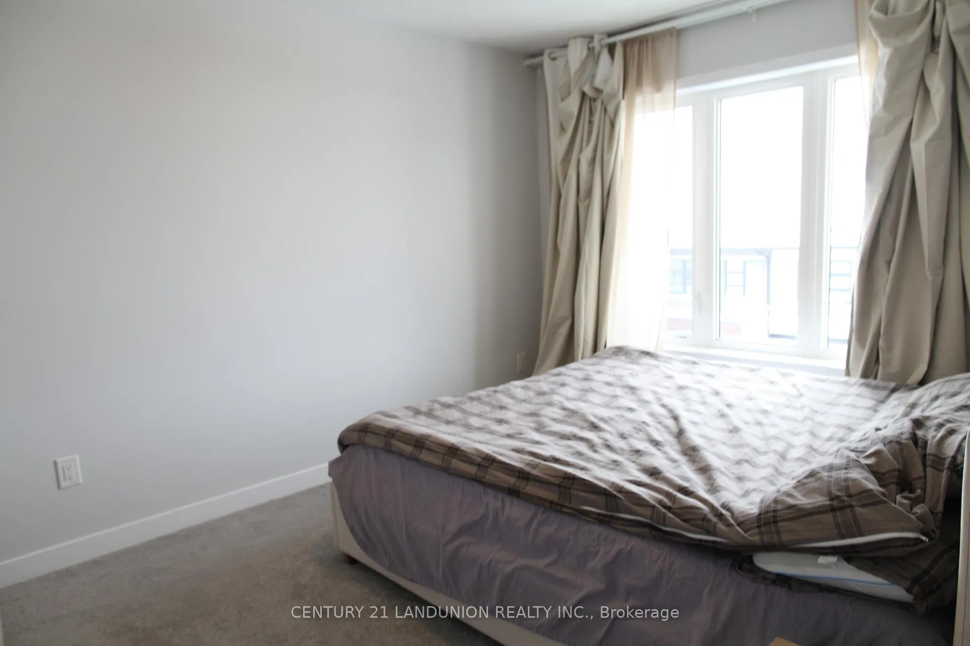 Photo 13 of 5 John Canning Way, Markham, Unionville — HOMEH