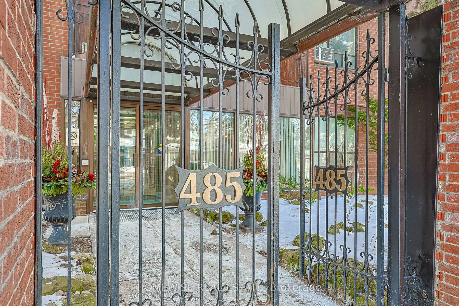 Photo 3 of Unit 615, 485 Kingston Road, Toronto, The Beaches — HOMEH
