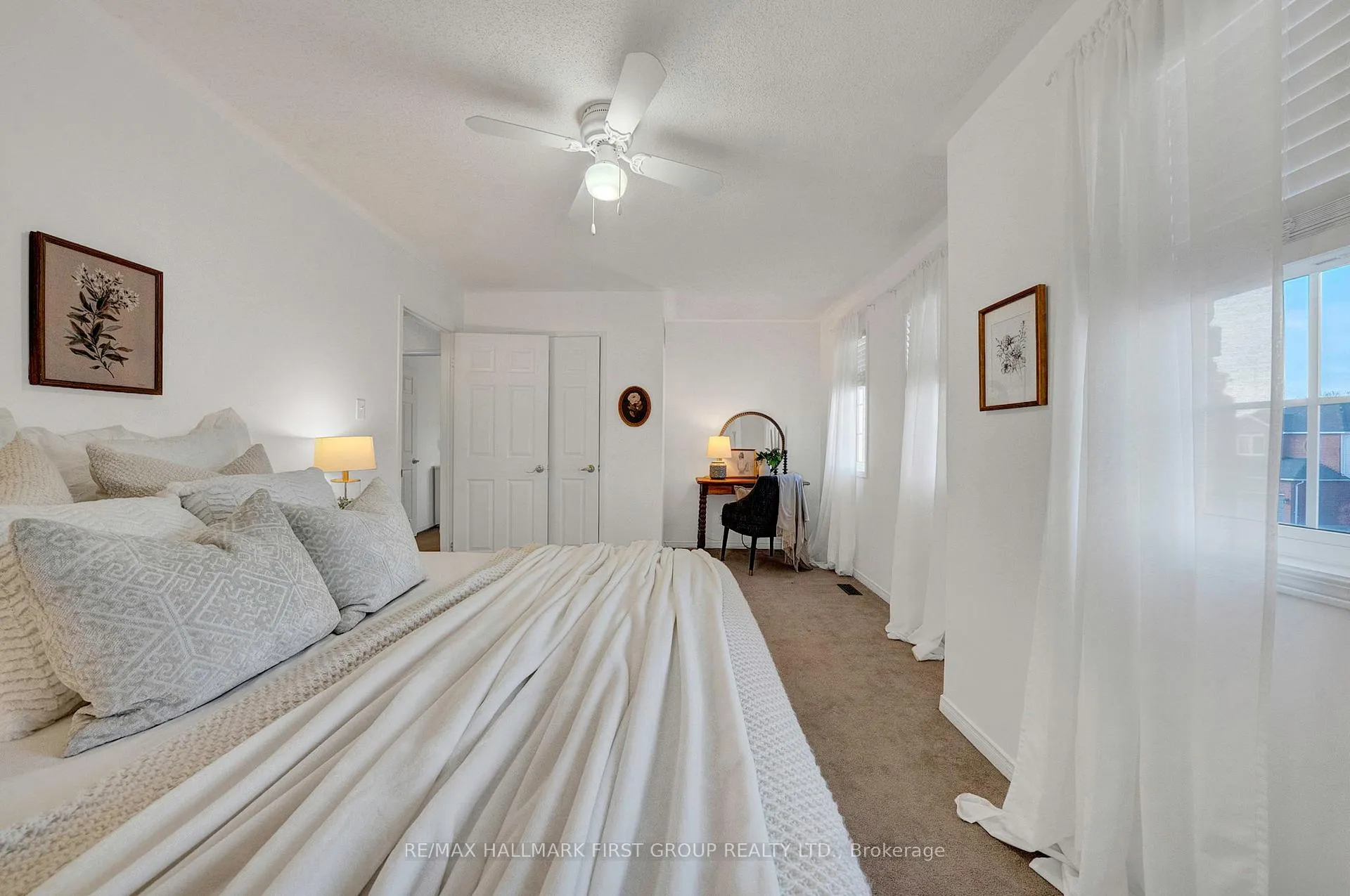 Photo 8 of 25 Sprucewood Crescent, Clarington, Bowmanville — HOMEH